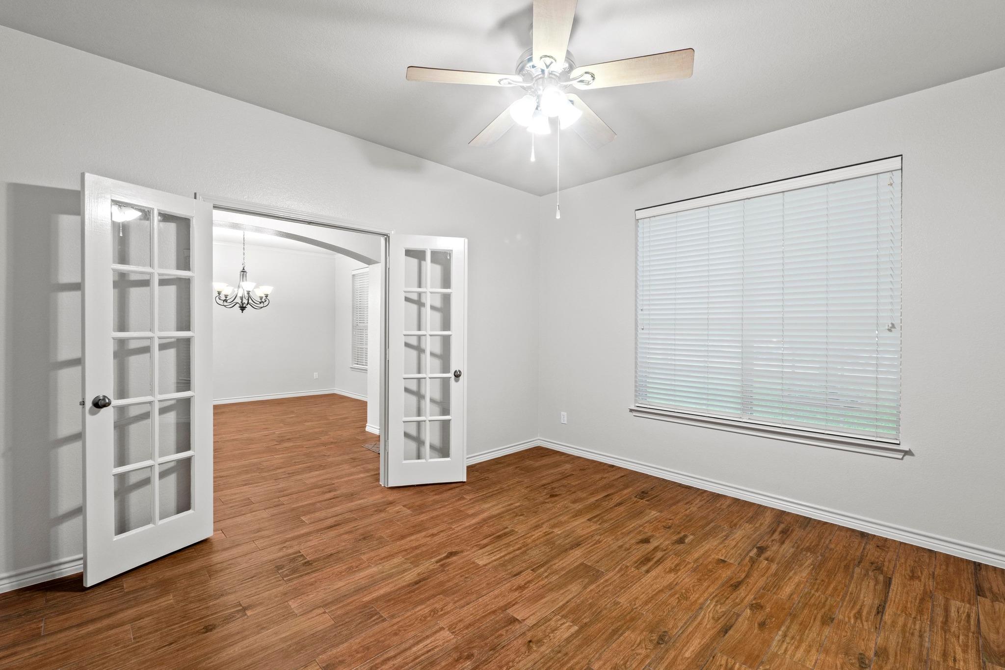 1532 Homewood Cir Property Photo 4