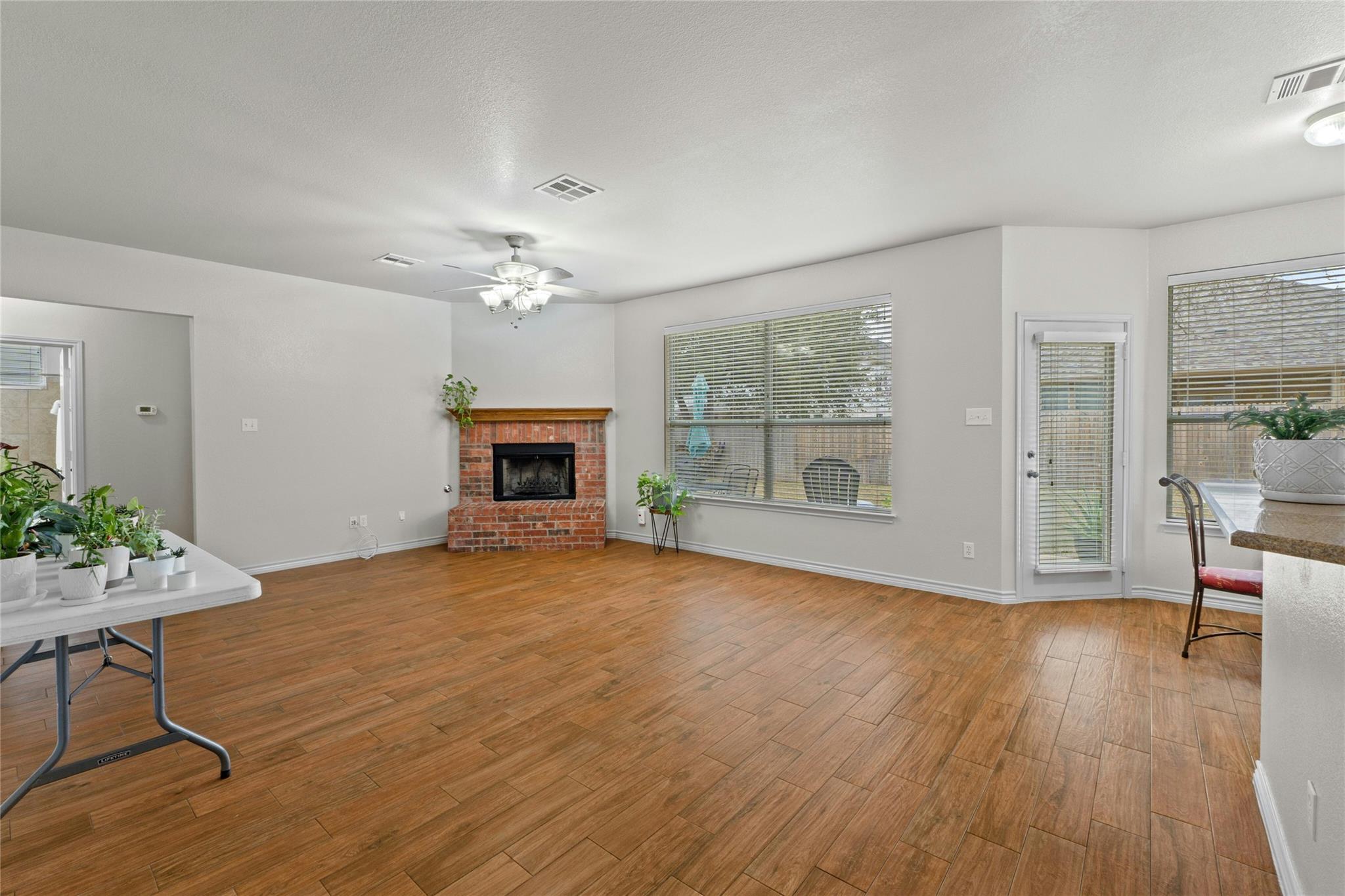 1532 Homewood Cir Property Photo 8