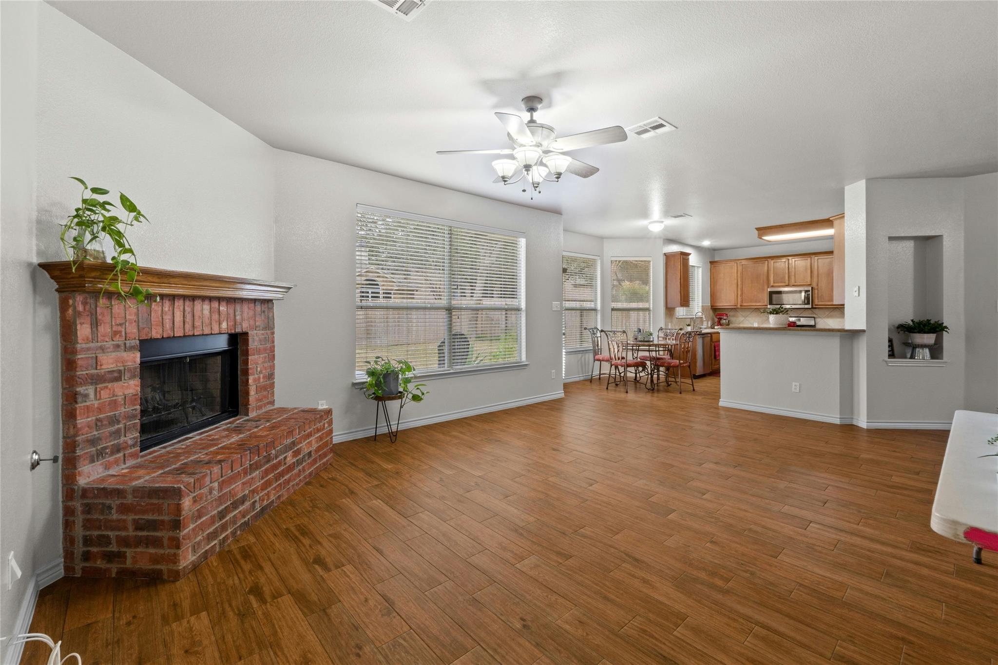 1532 Homewood Cir Property Photo 9
