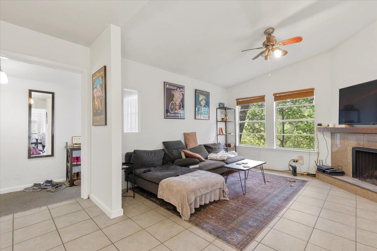 6307 B Shadow Valley Dr Property Photo 3