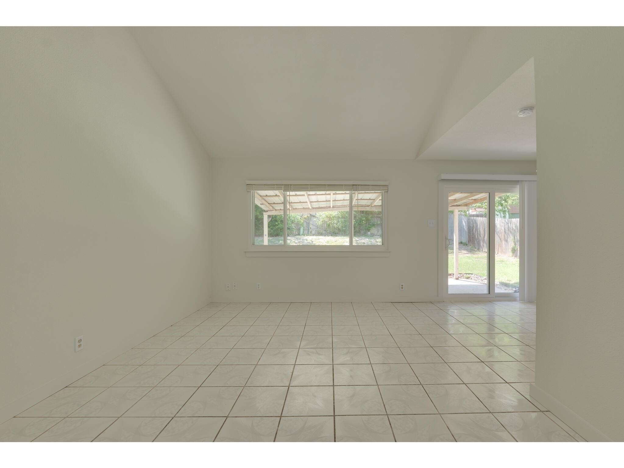 6112 Glen Meadow Dr Property Photo 7