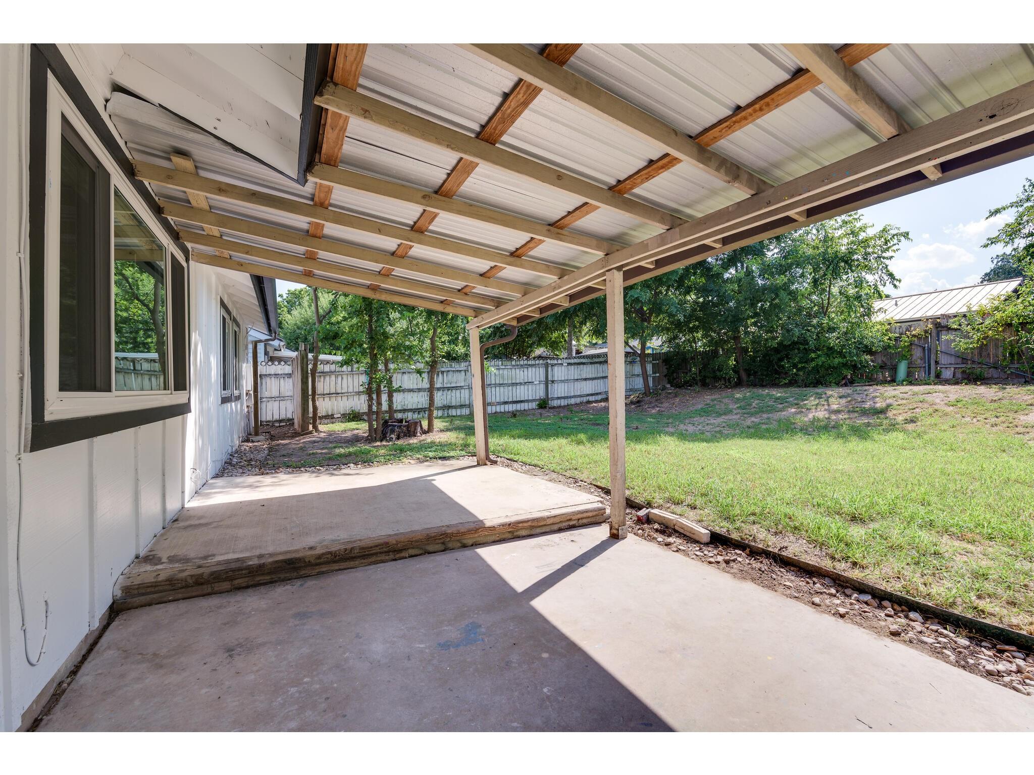 6112 Glen Meadow Dr Property Photo 25
