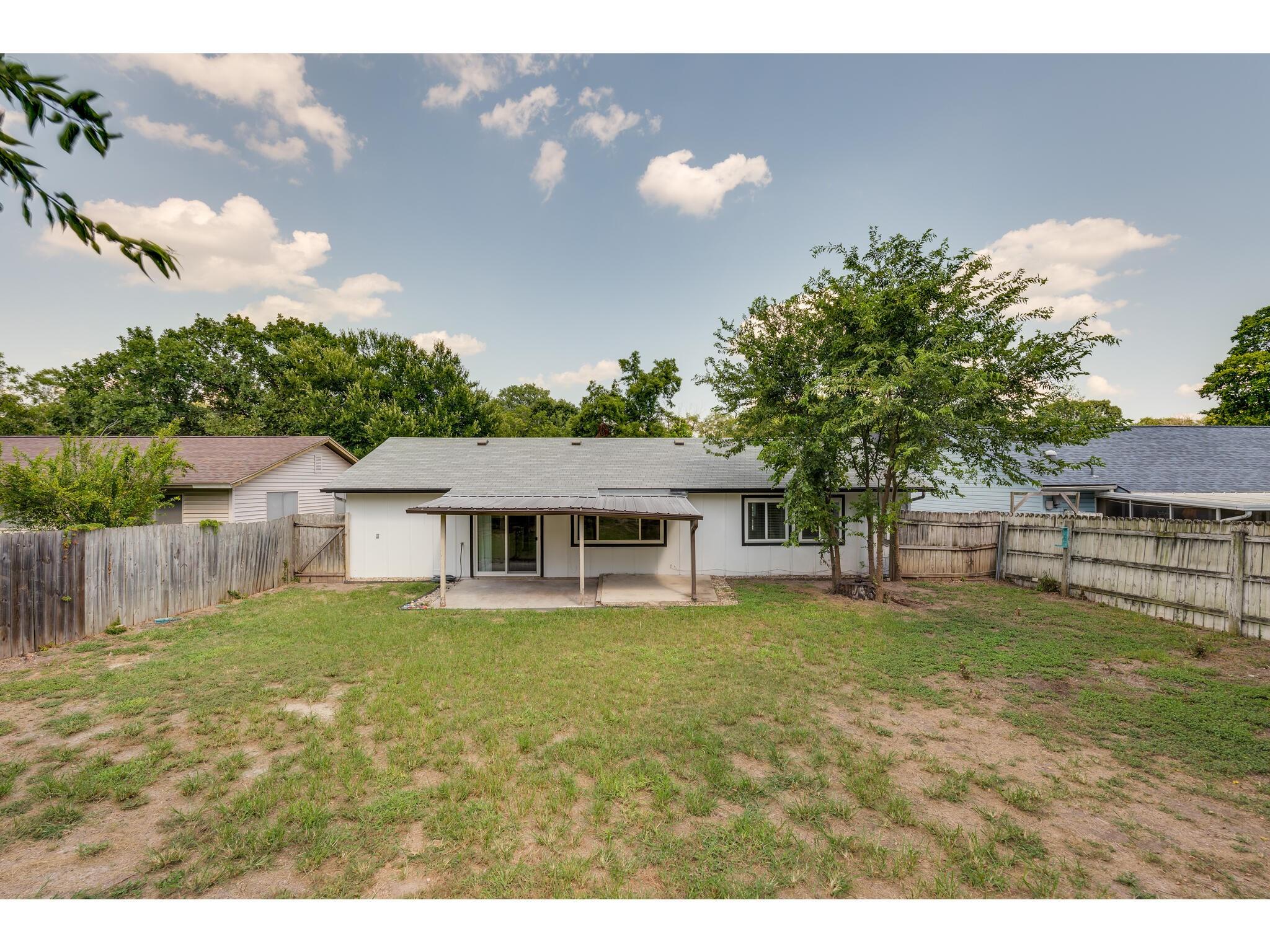 6112 Glen Meadow Dr Property Photo 28