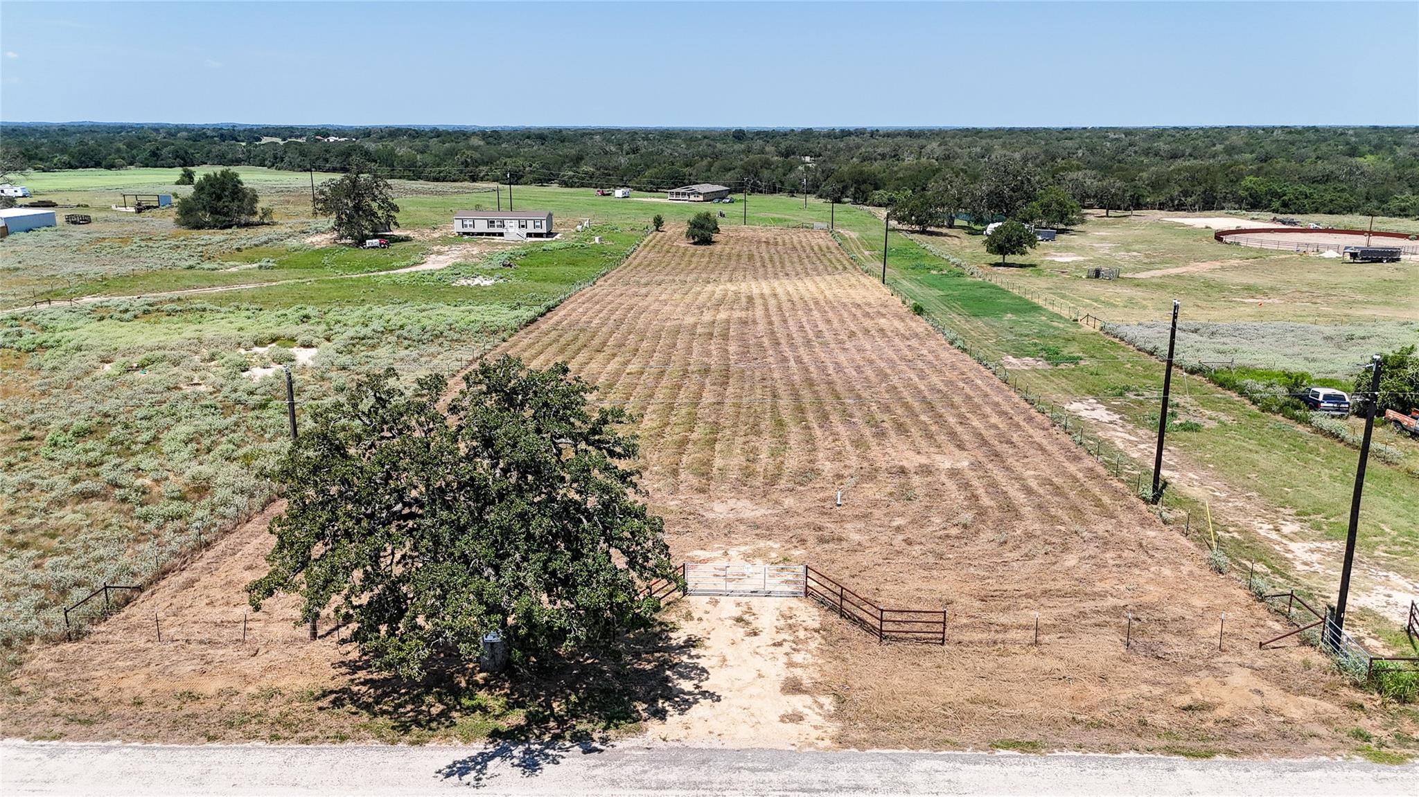8150 Old Colony Line Rd Property Photo 2