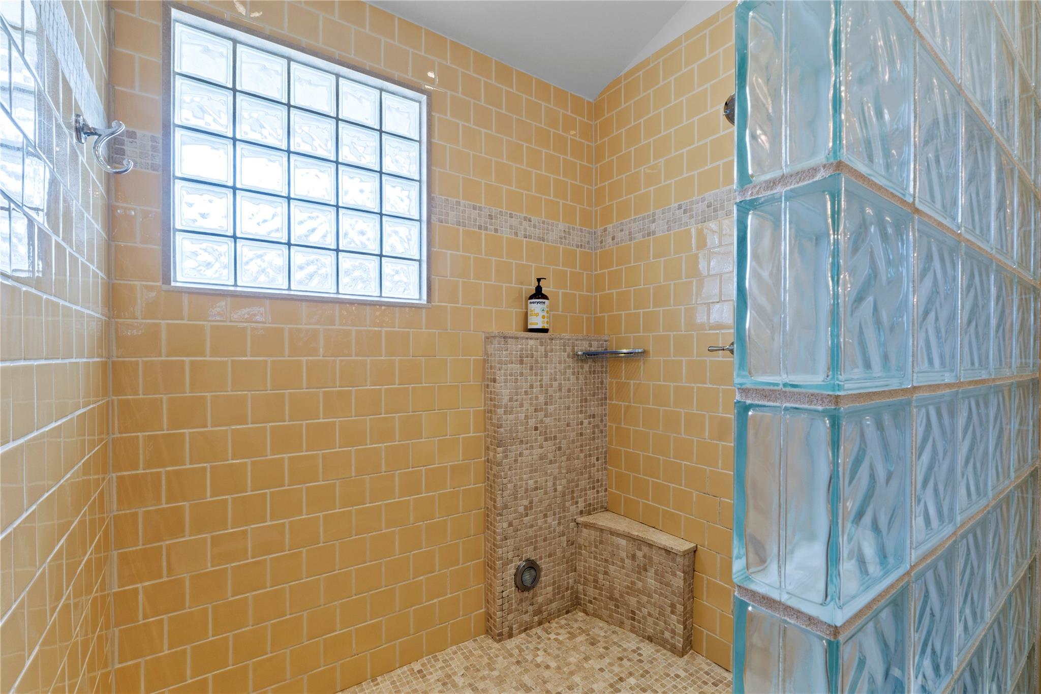 1706 W 10th St Property Photo 22