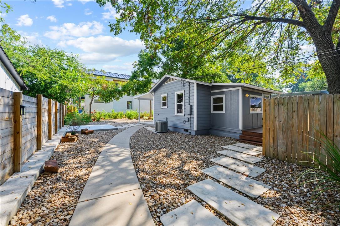 1700 Cullen Ave #b Property Photo 2