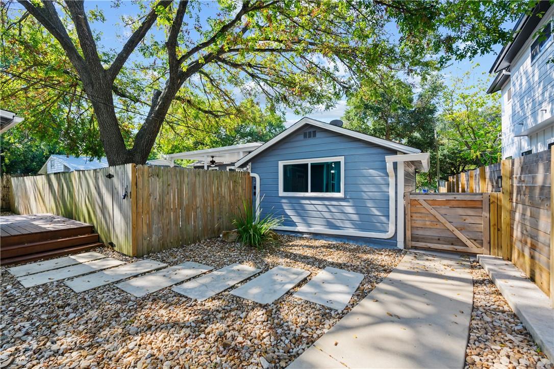 1700 Cullen Ave #b Property Photo 3