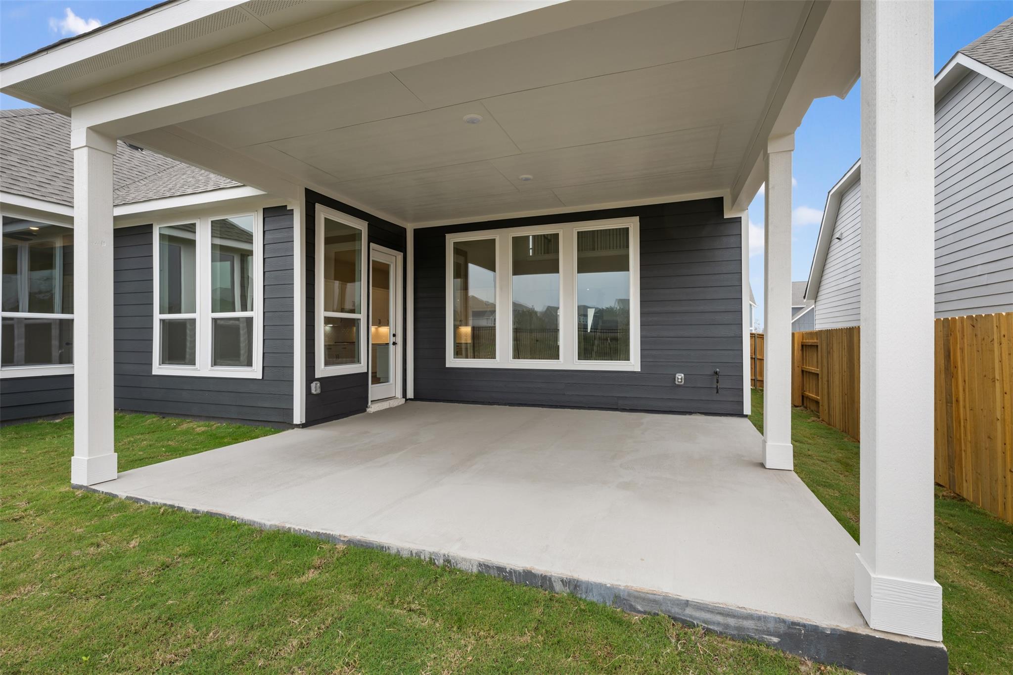17525 Della Rose Dr Property Photo 38