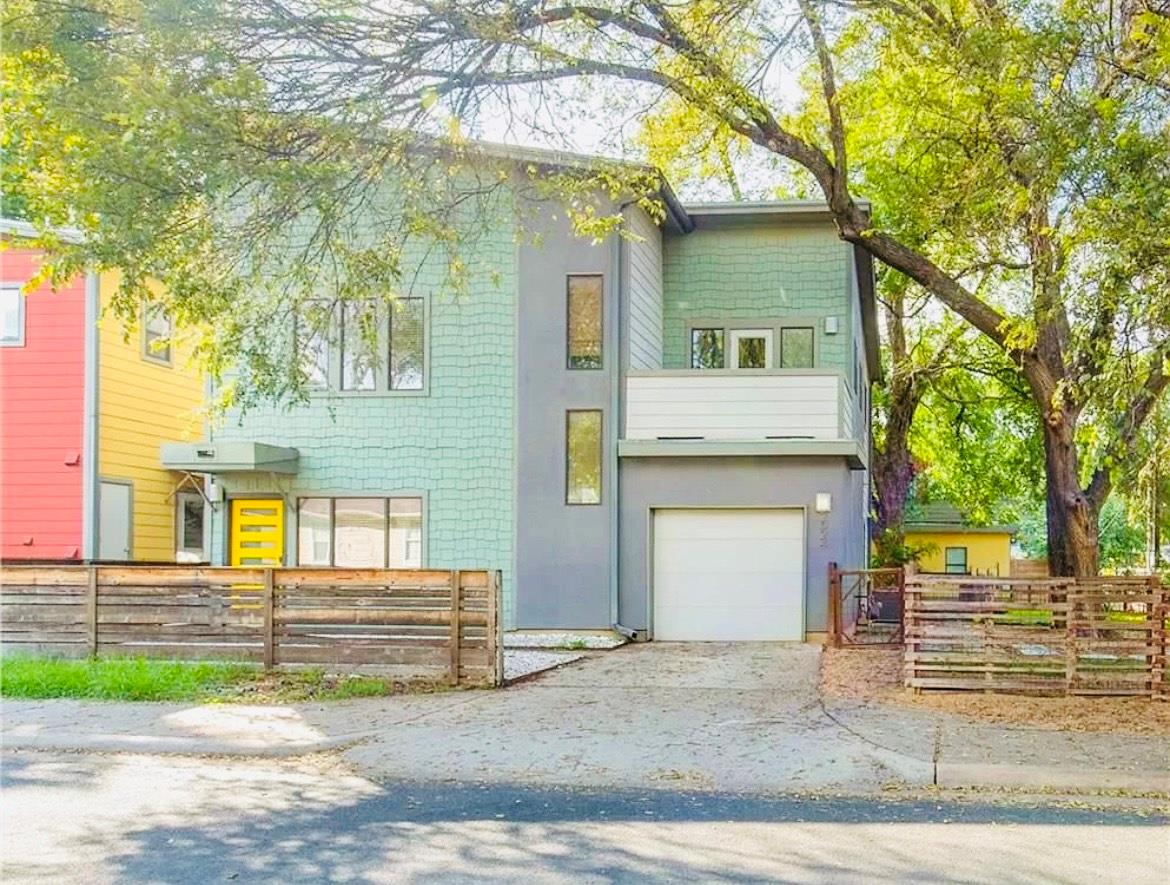 2024 E 2nd St #b Property Photo 1