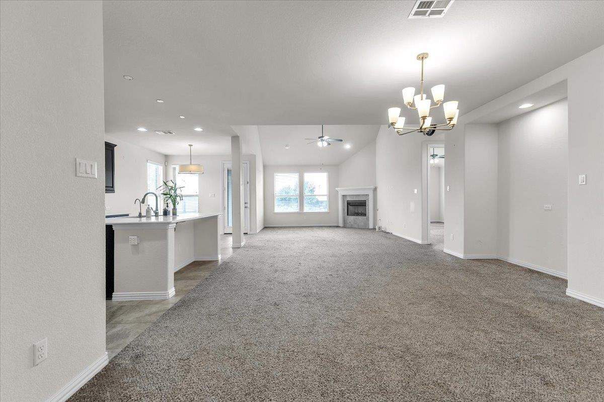 3425 De Soto Loop Property Photo 11