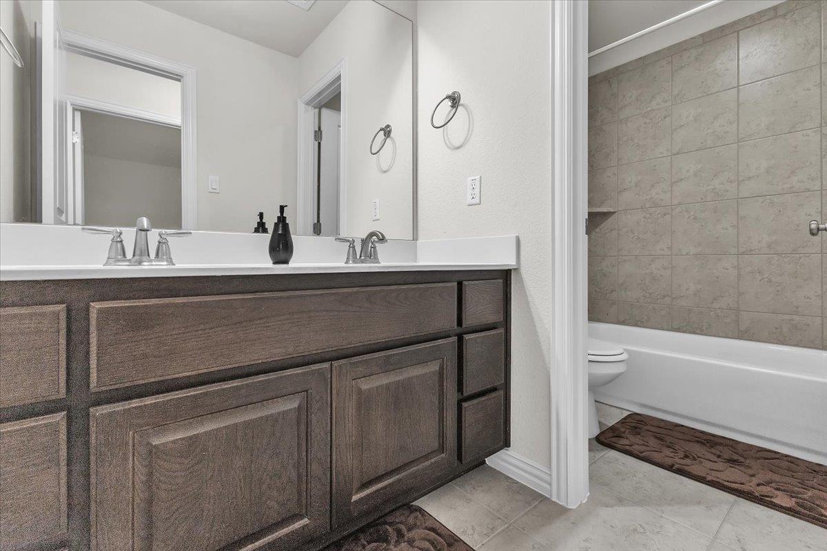 3425 De Soto Loop Property Photo 30