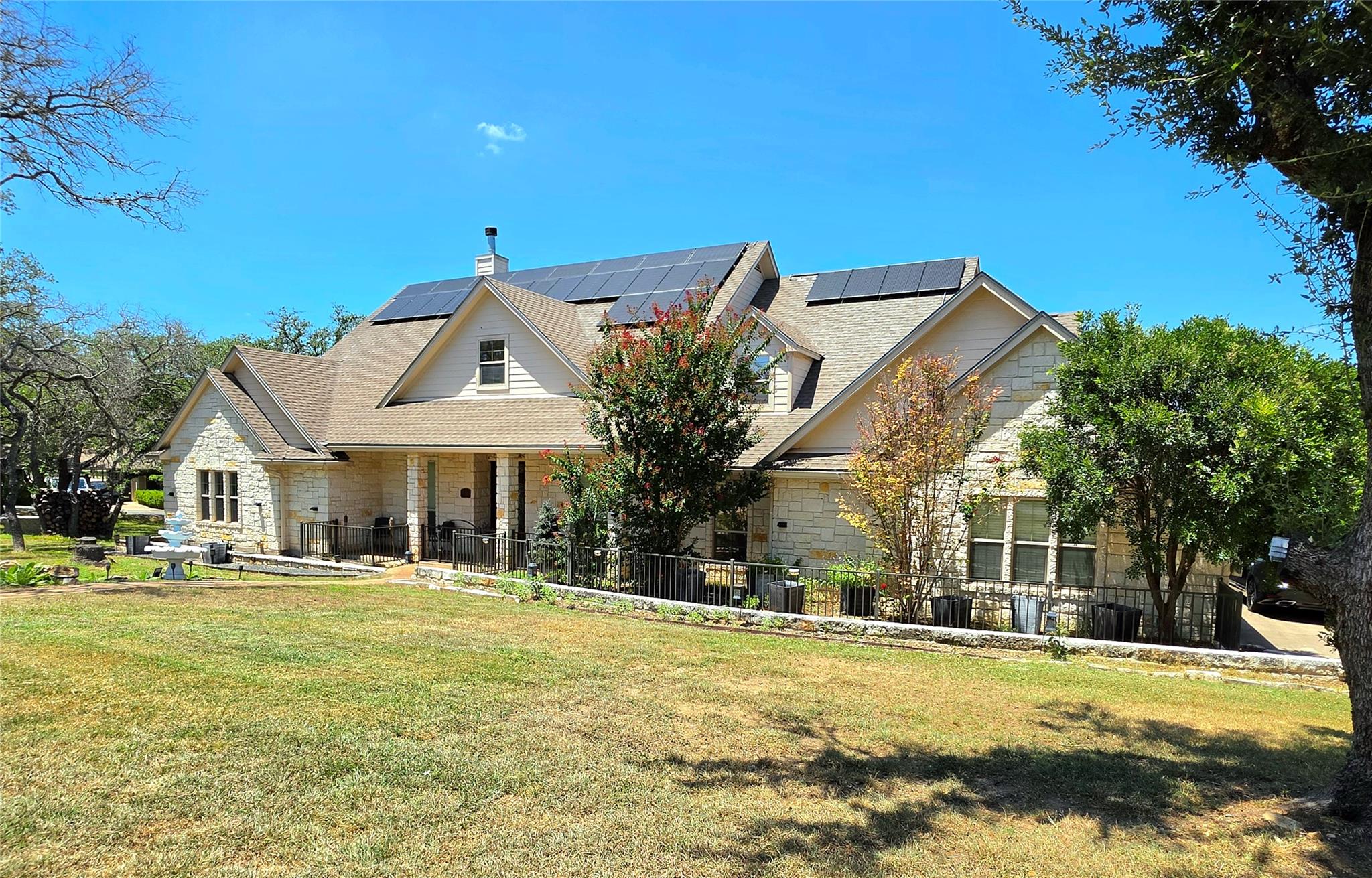 400 Bedford Dr Property Photo 1