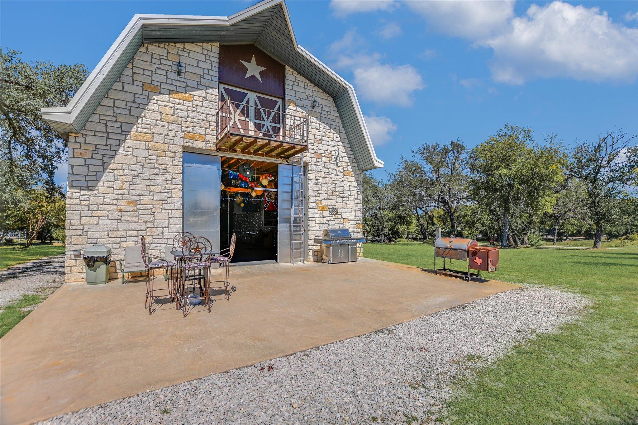 155 Contrails Way Property Photo 4