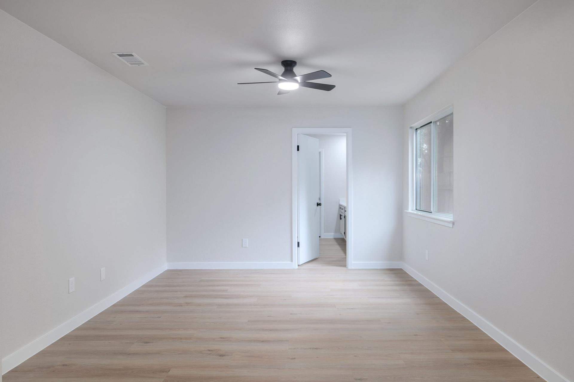 12116 Mosley Ln Property Photo 14