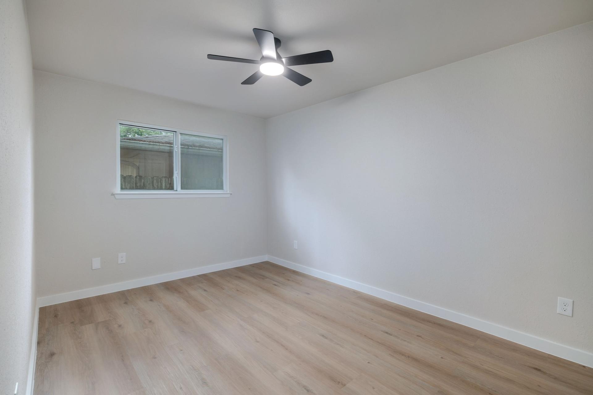 12116 Mosley Ln Property Photo 15