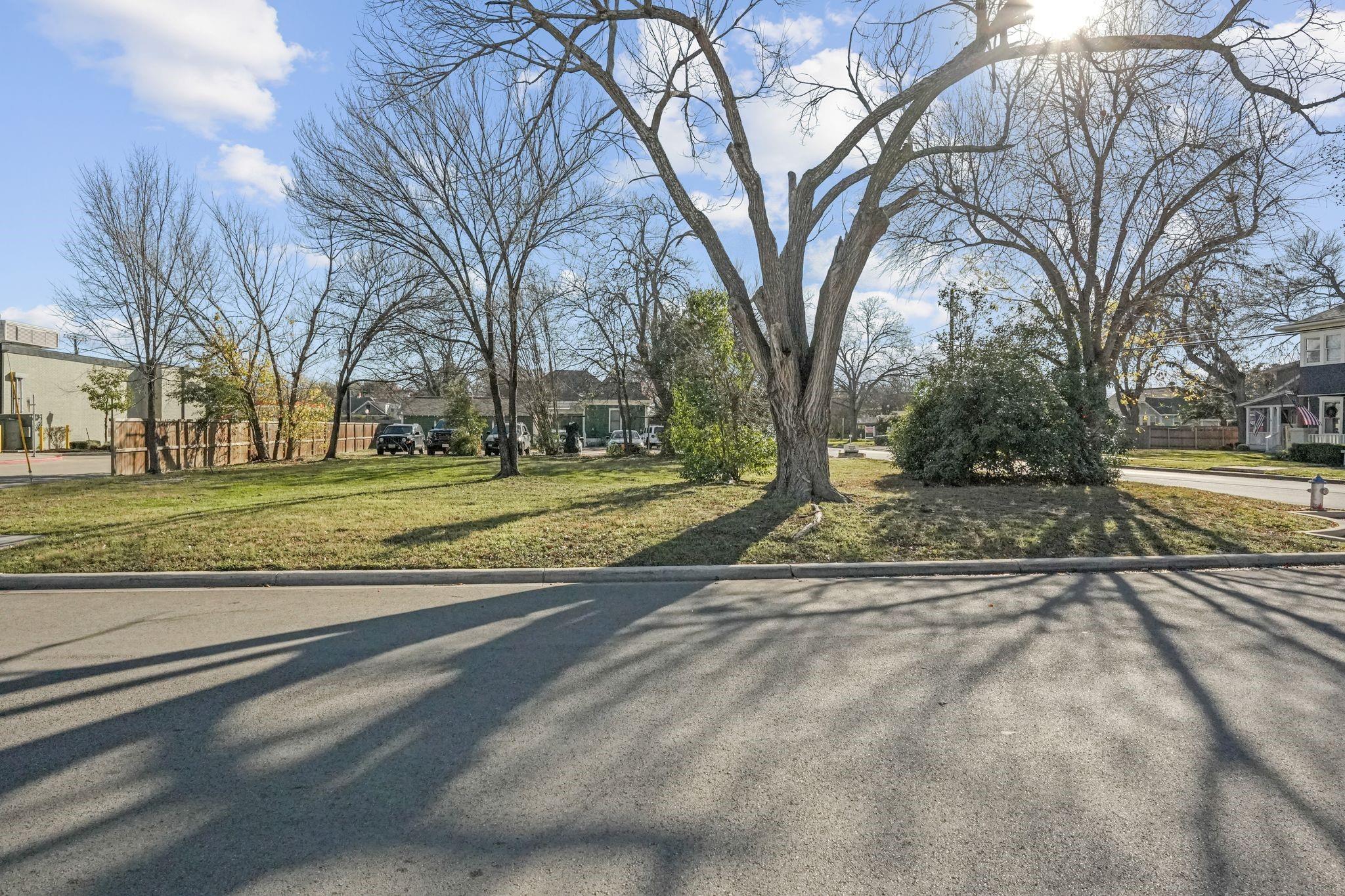 1103 S Rock St Property Photo 2