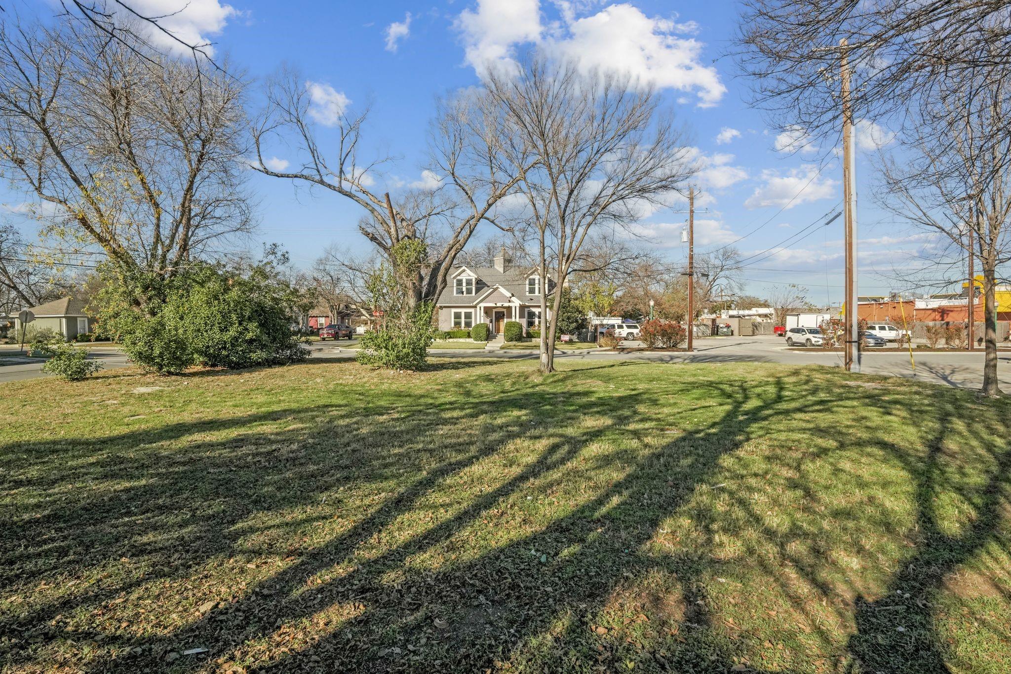 1103 S Rock St Property Photo 3