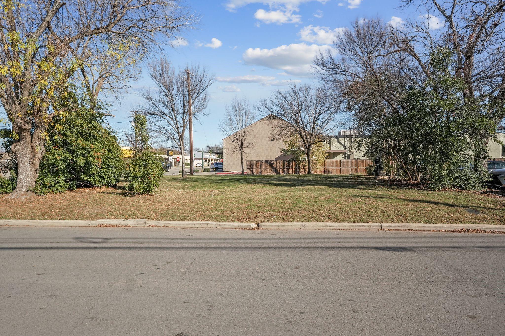 1103 S Rock St Property Photo 4