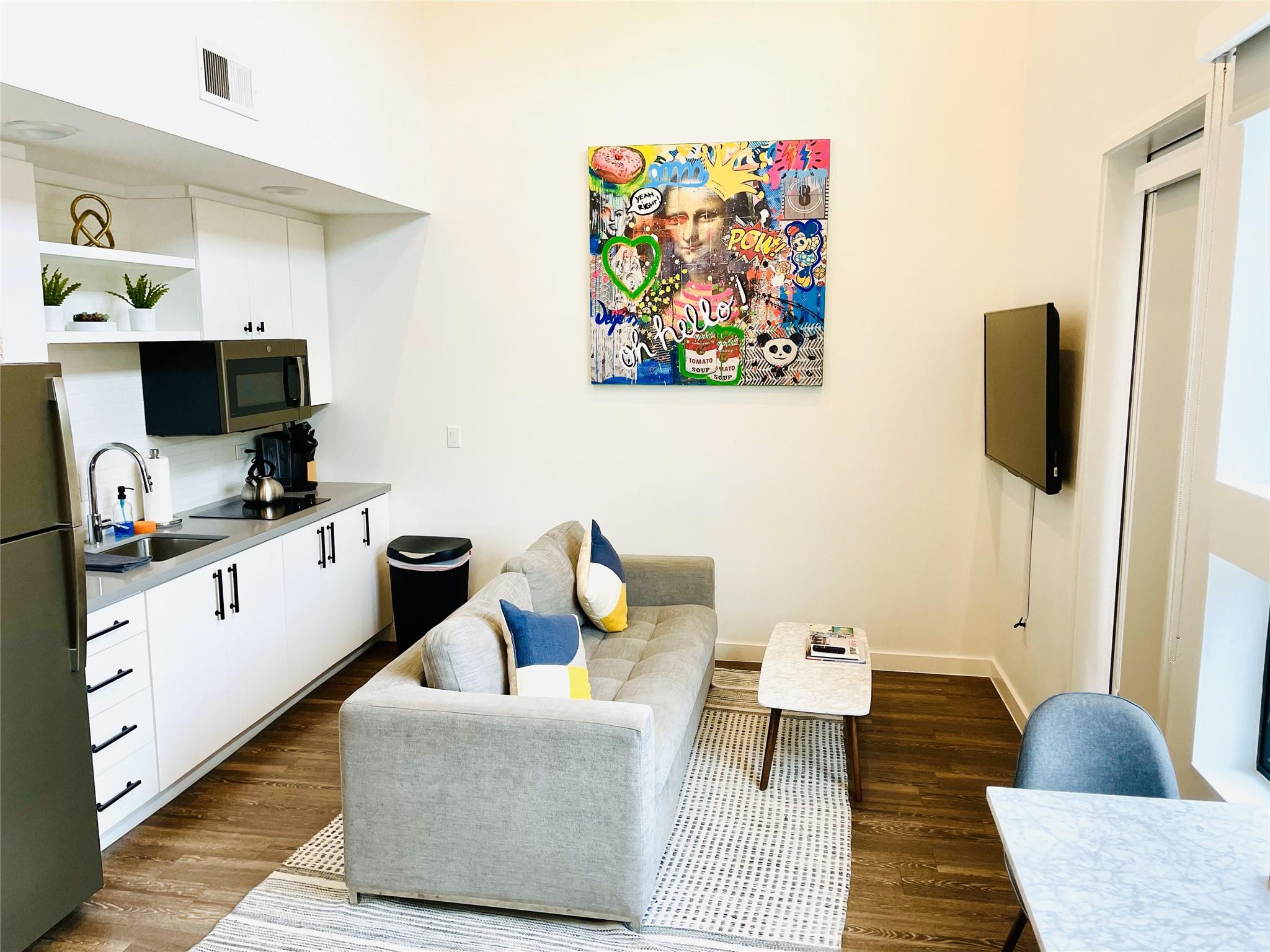 49 Navasota St #201 Property Photo 1