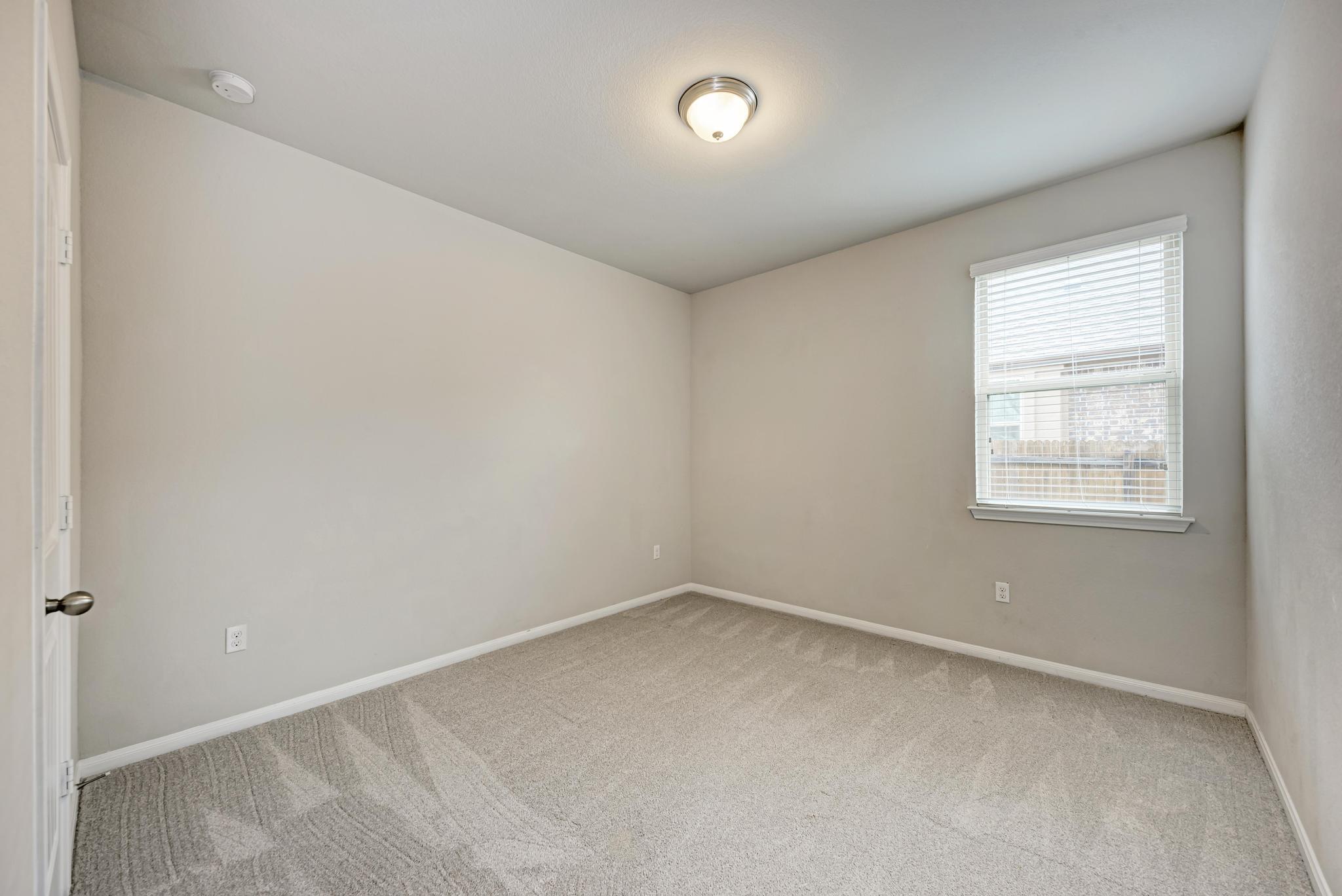 2625 Bowen St Property Photo 18