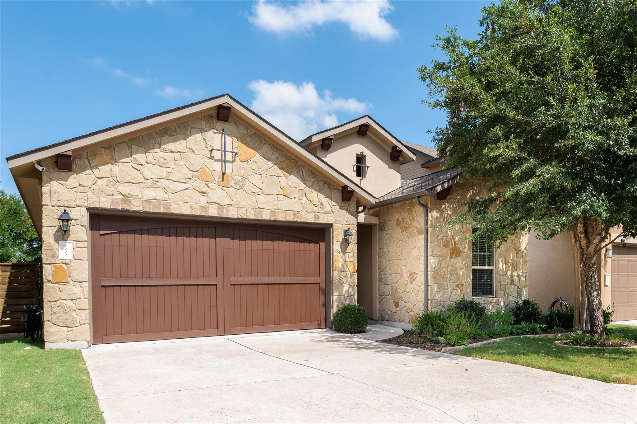 7006 Cut Plains Trl Property Photo 1