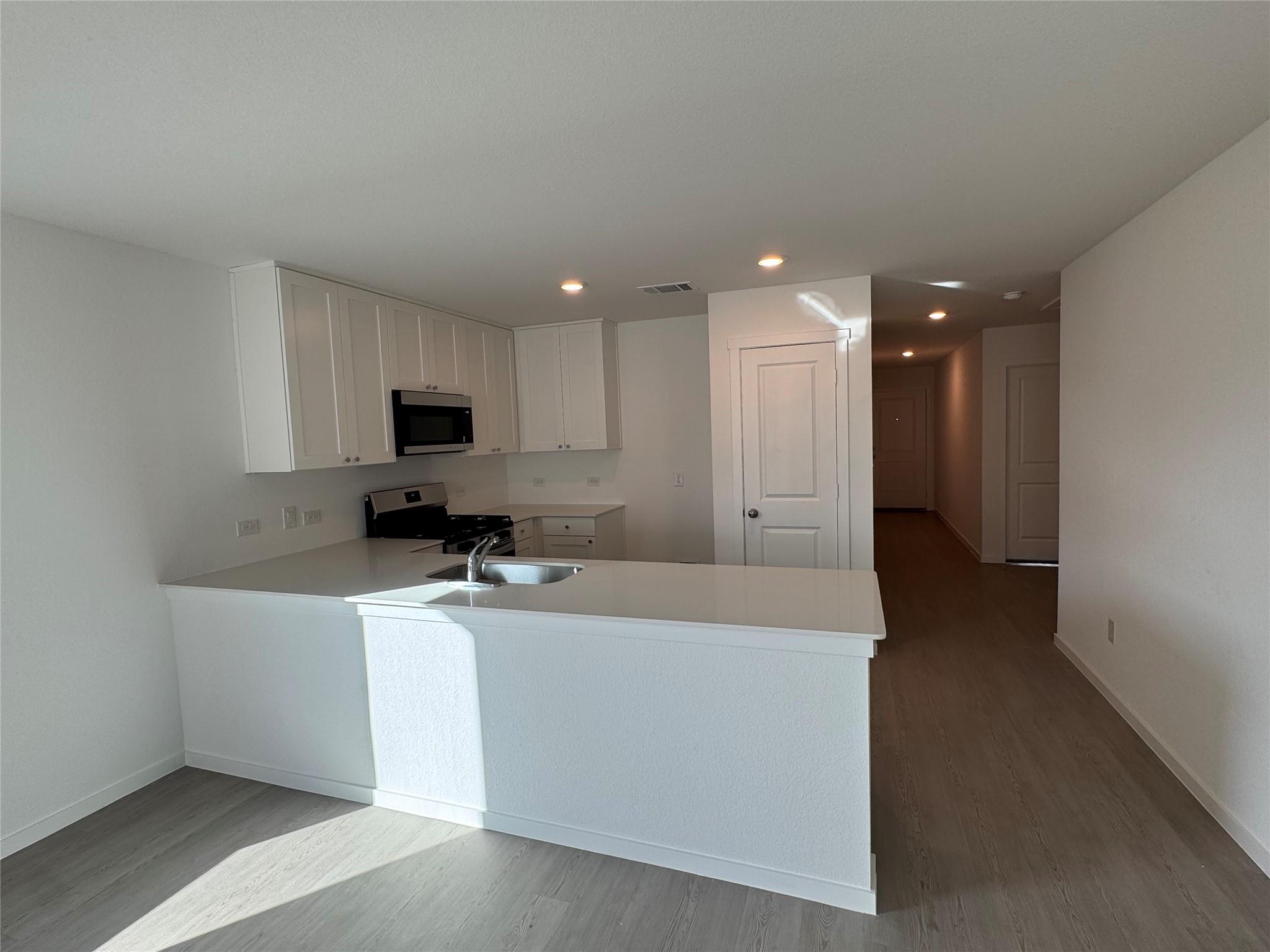143 Jura Pass Property Photo 4