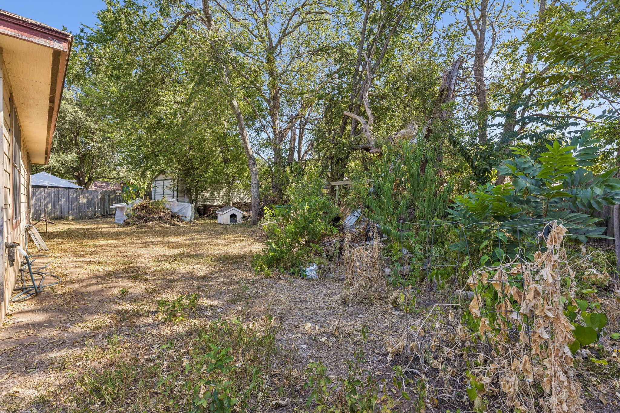 3007 E 4th St Property Photo 11