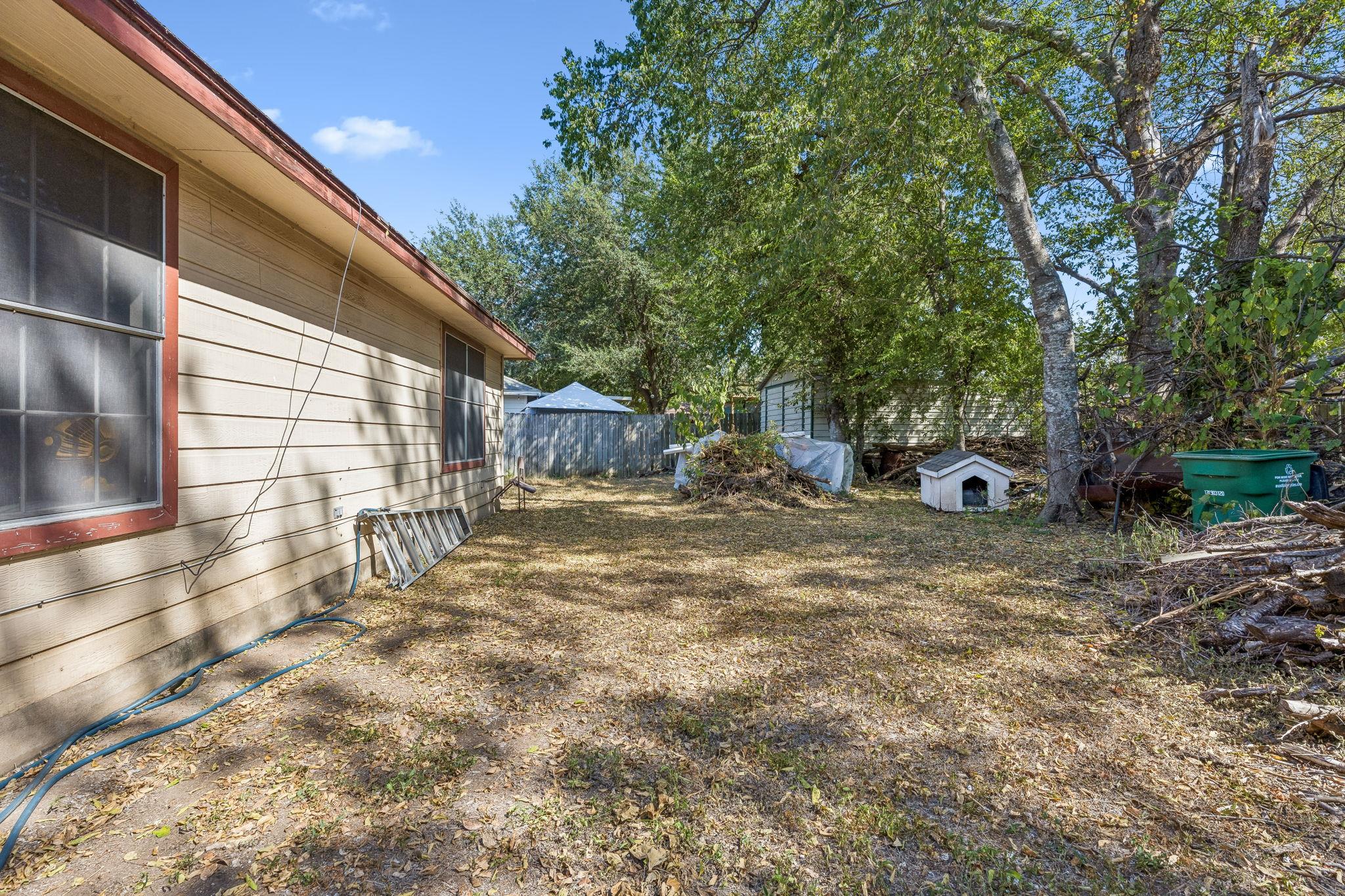 3007 E 4th St Property Photo 13