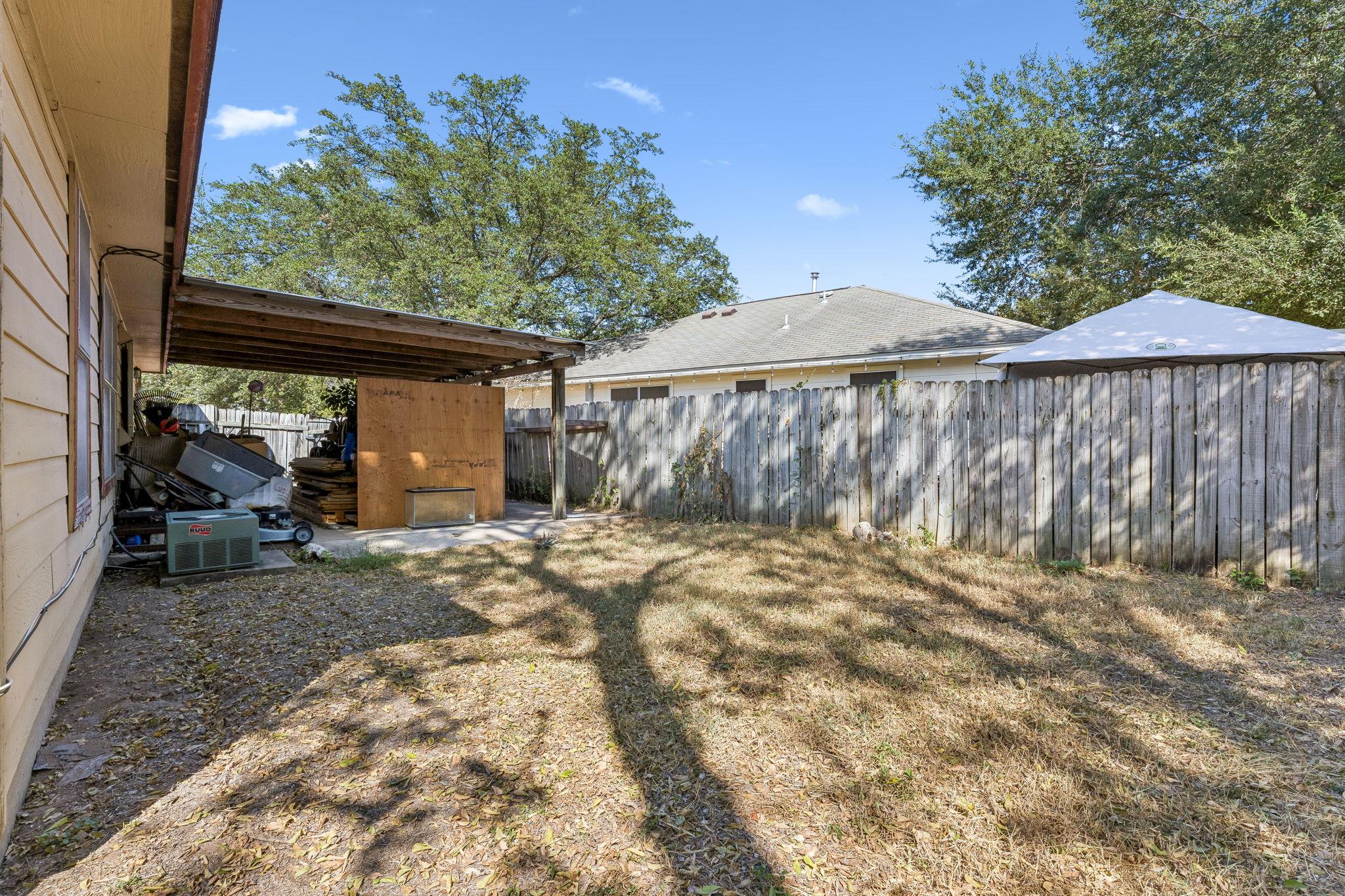 3007 E 4th St Property Photo 14