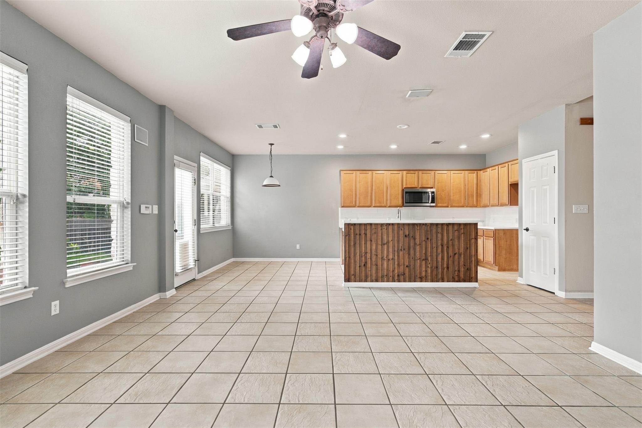 2507 Texan Dr Property Photo 8