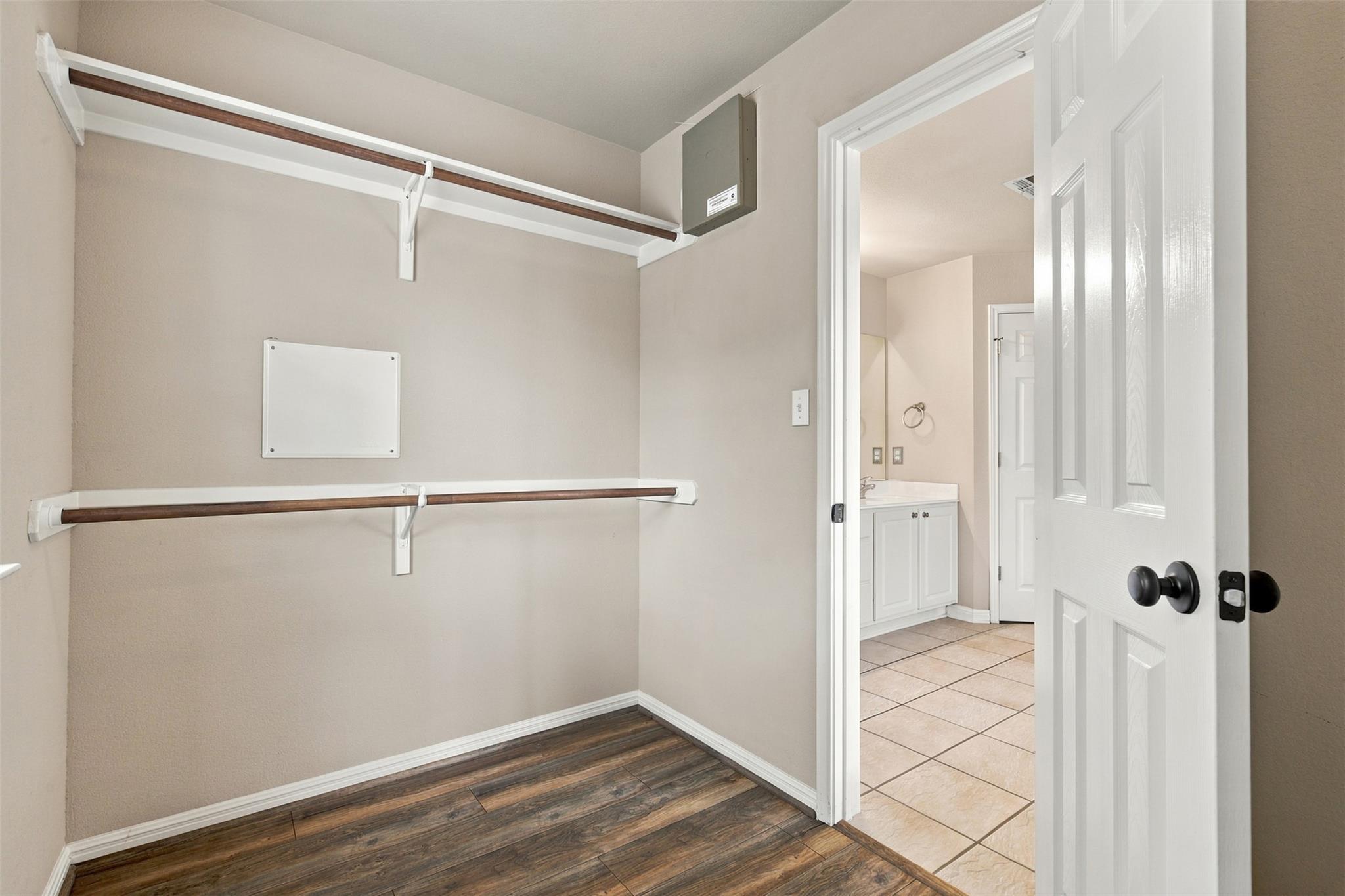 2507 Texan Dr Property Photo 18