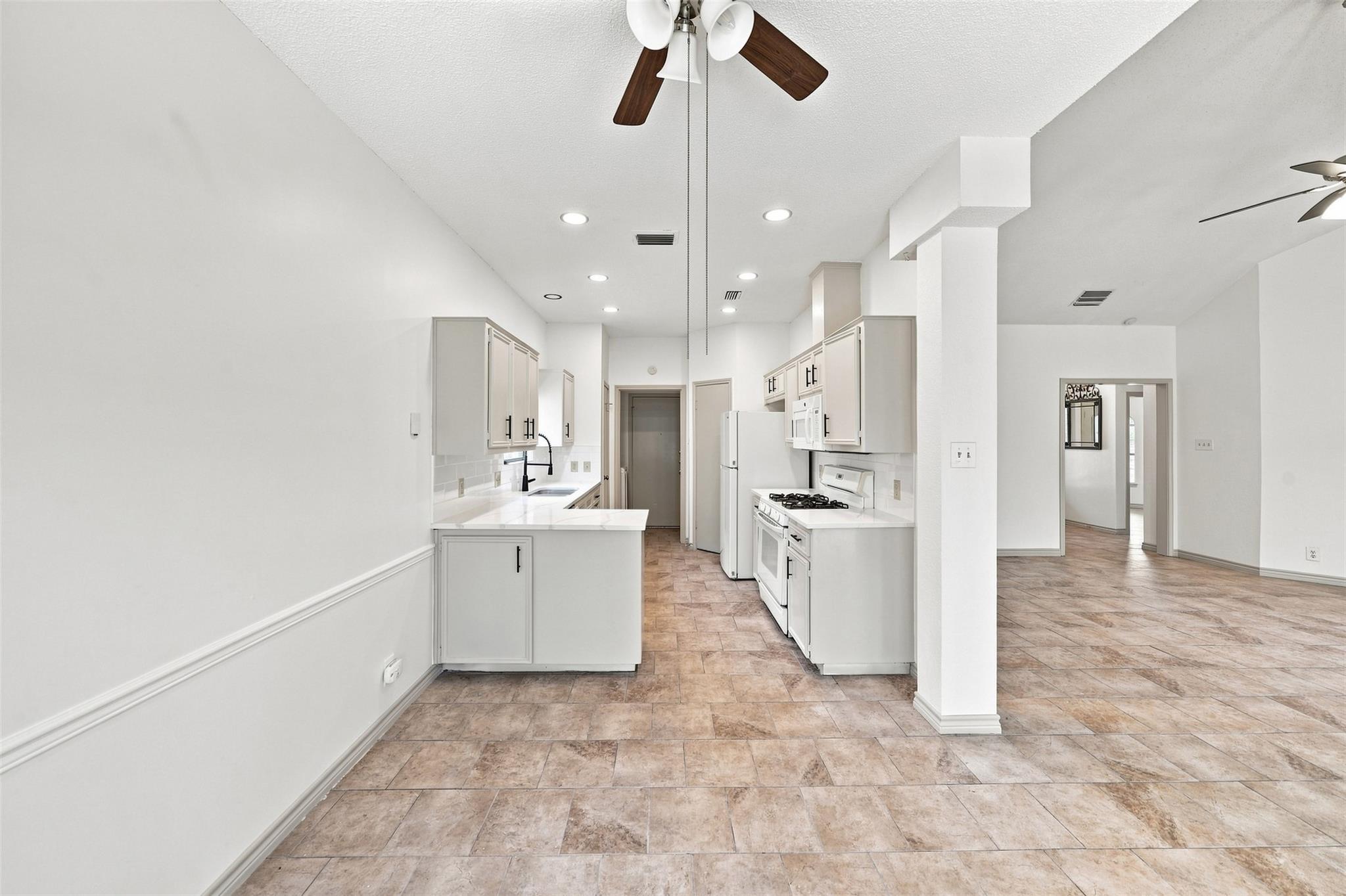 2207 Lancaster Gate Cv Property Photo 11