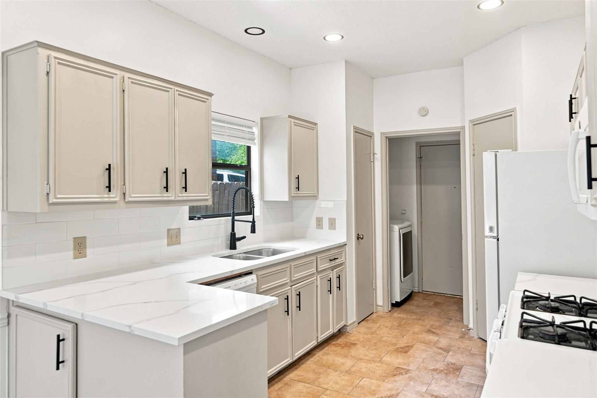 2207 Lancaster Gate Cv Property Photo 14