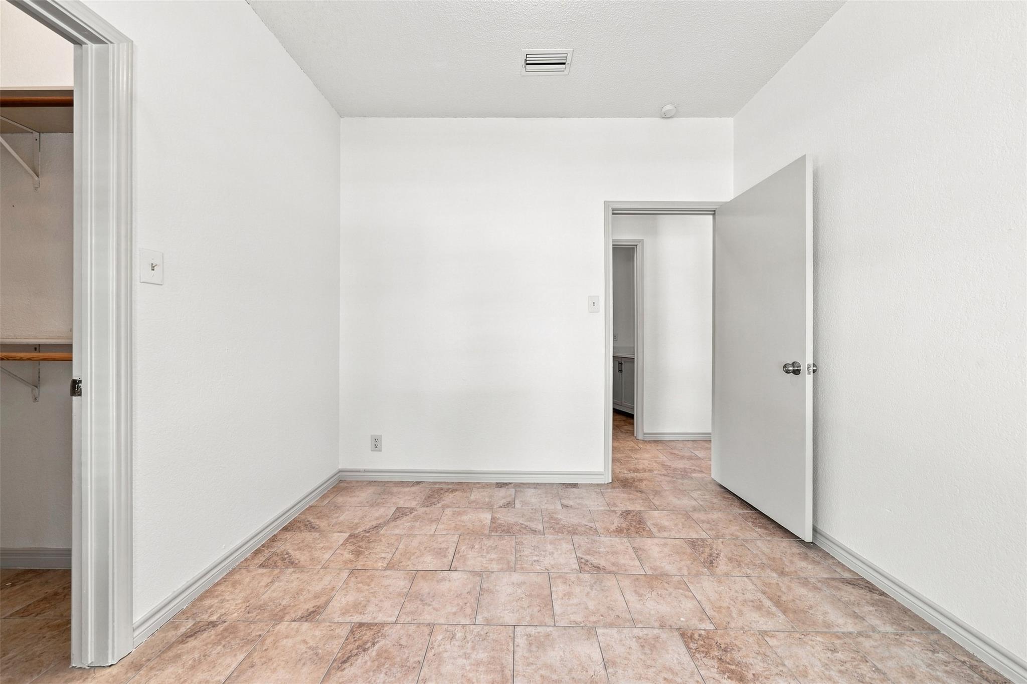 2207 Lancaster Gate Cv Property Photo 21