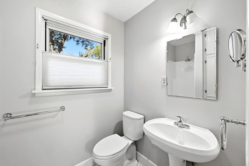 1216 Alegria Rd Property Photo 20