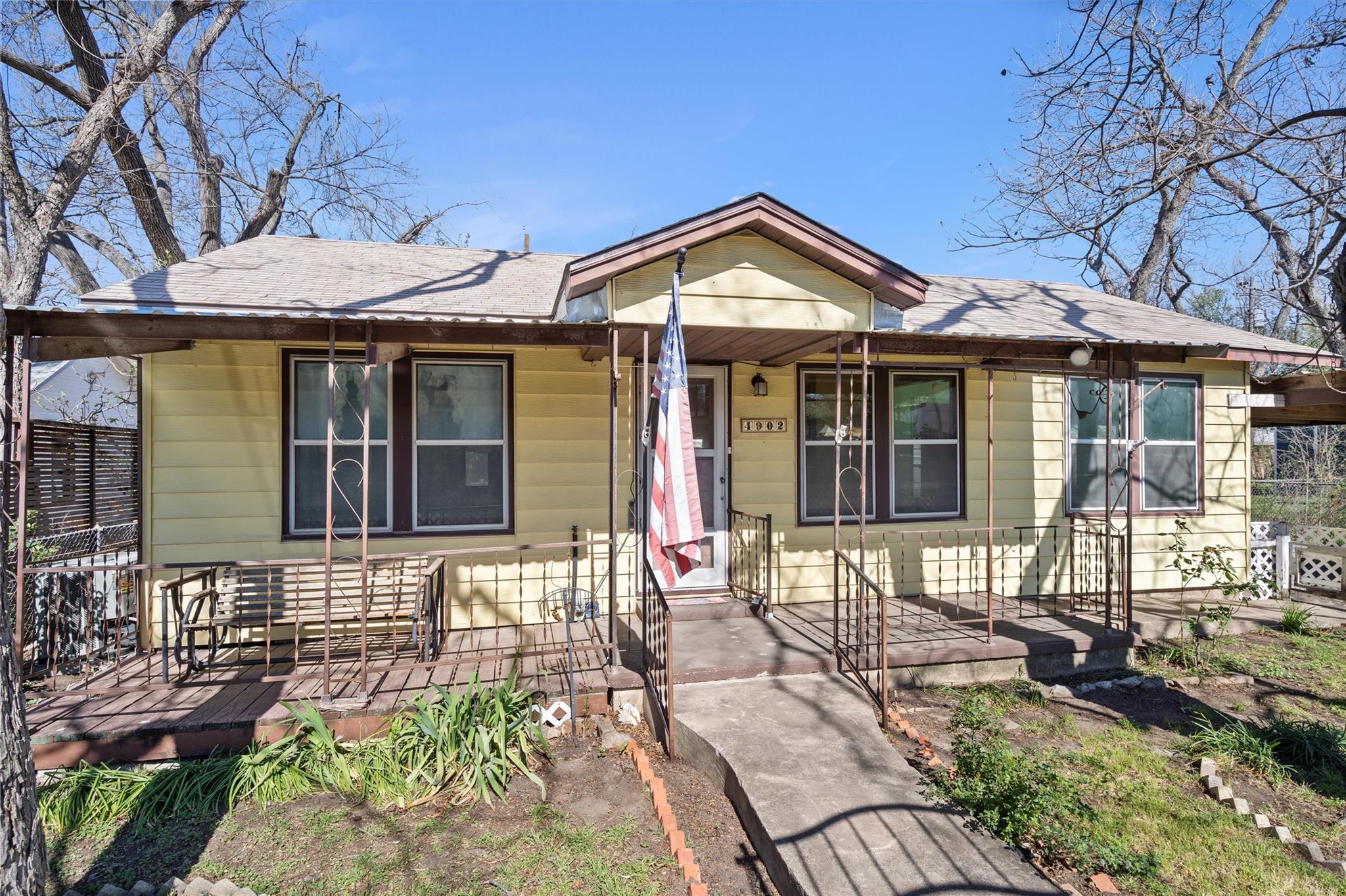 4902 Avenue G Property Photo