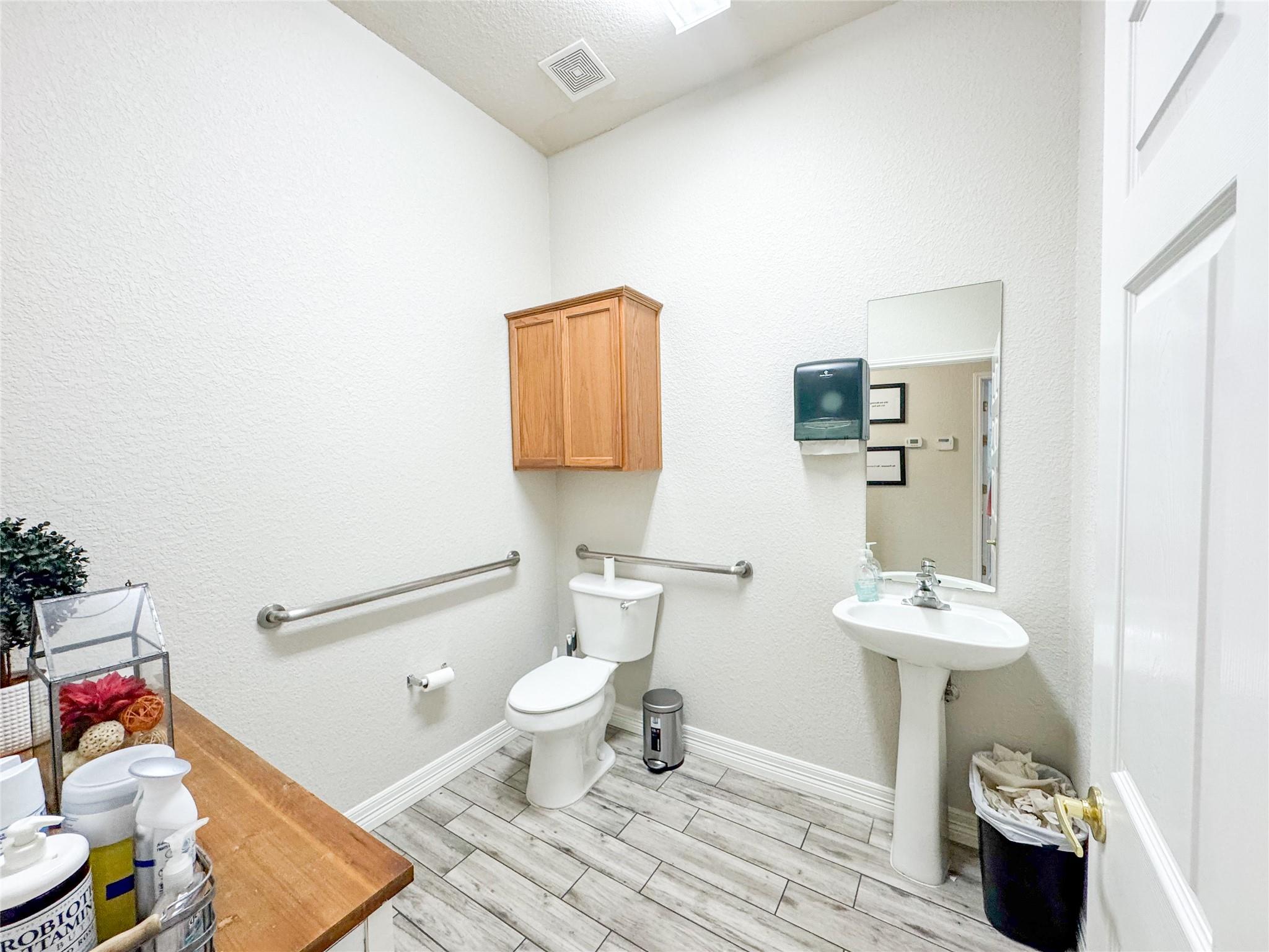 15901 Central Commerce Dr #201 Property Photo 13