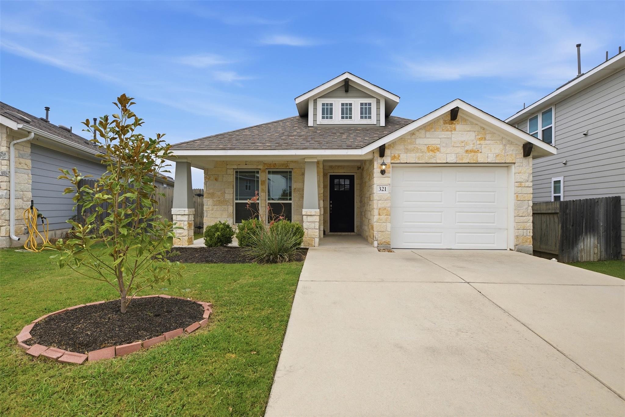 321 Gaida Loop Property Photo 2