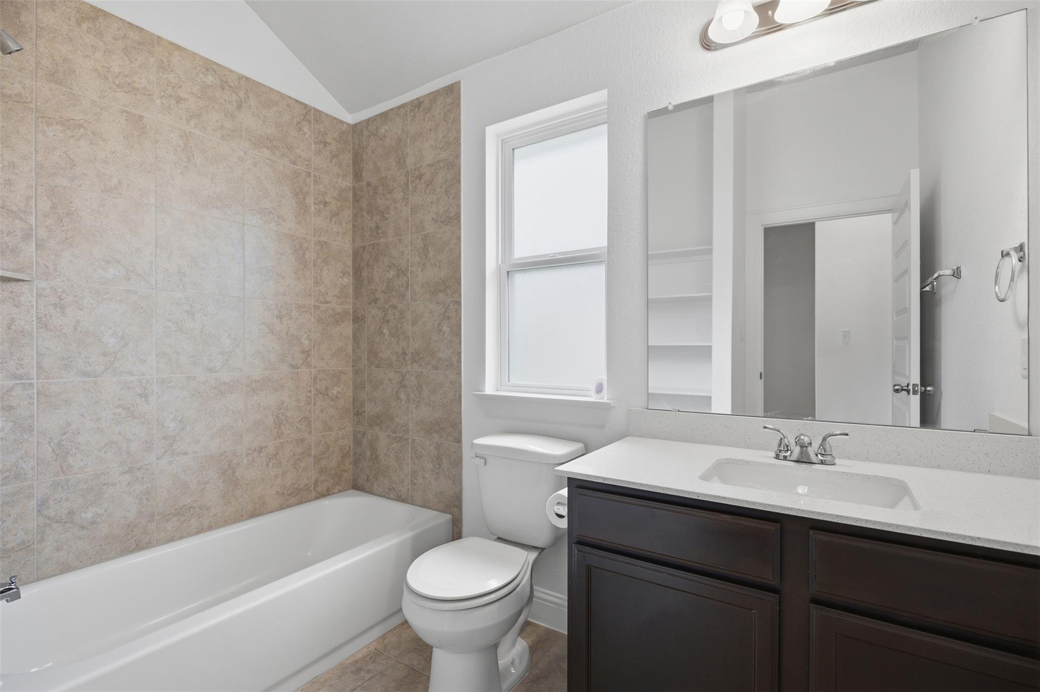 321 Gaida Loop Property Photo 8