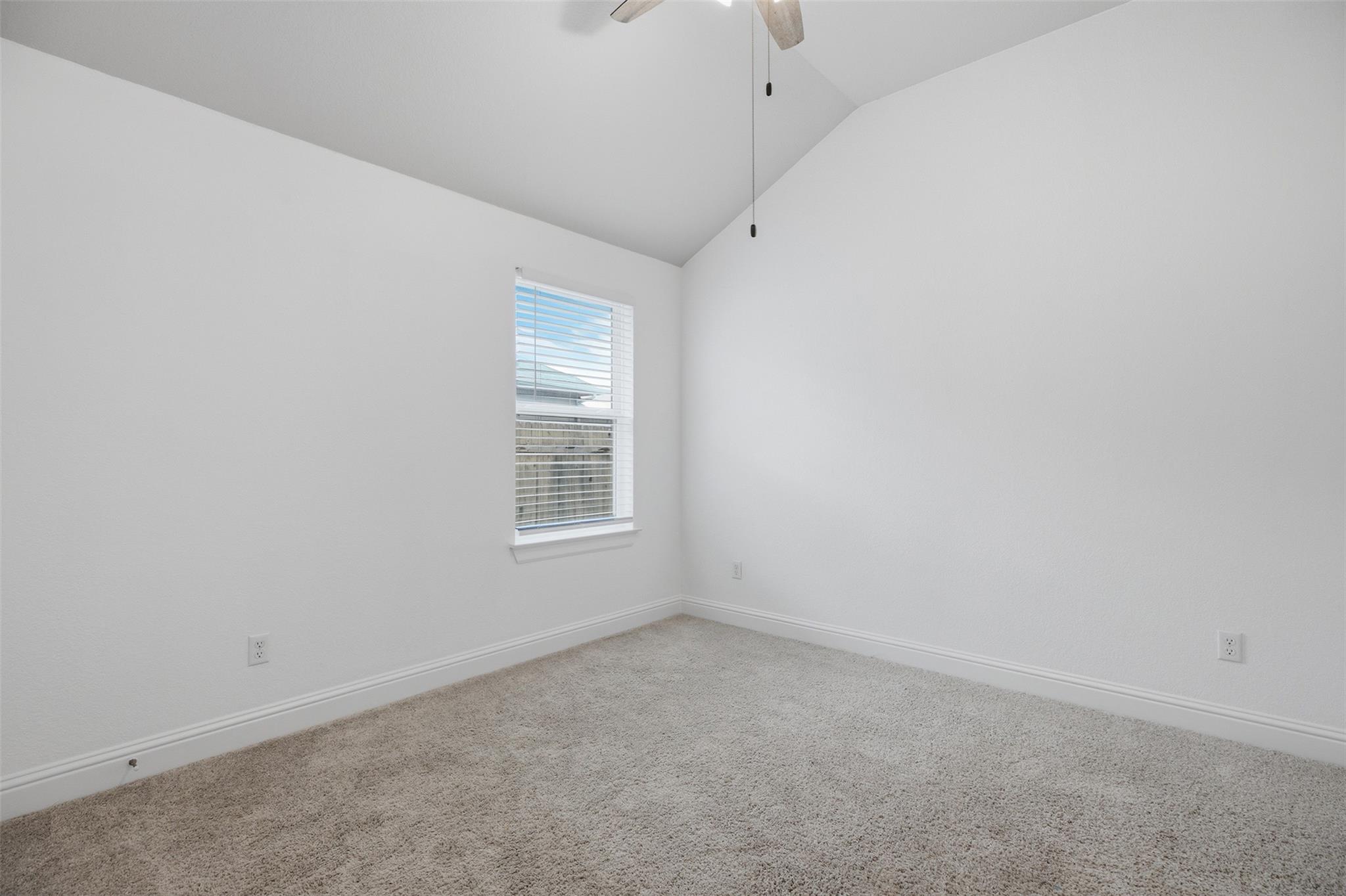 321 Gaida Loop Property Photo 9