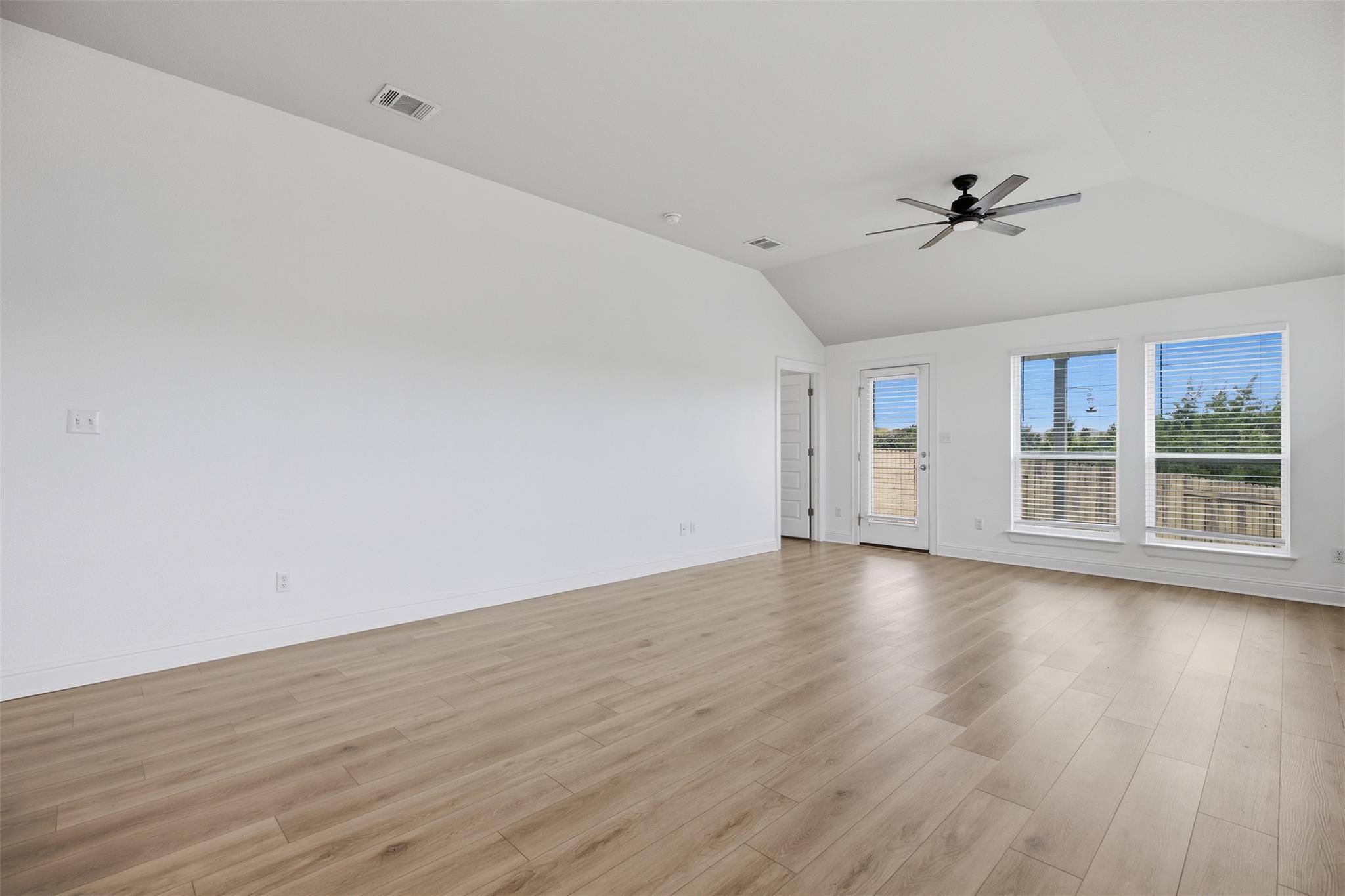 321 Gaida Loop Property Photo 15