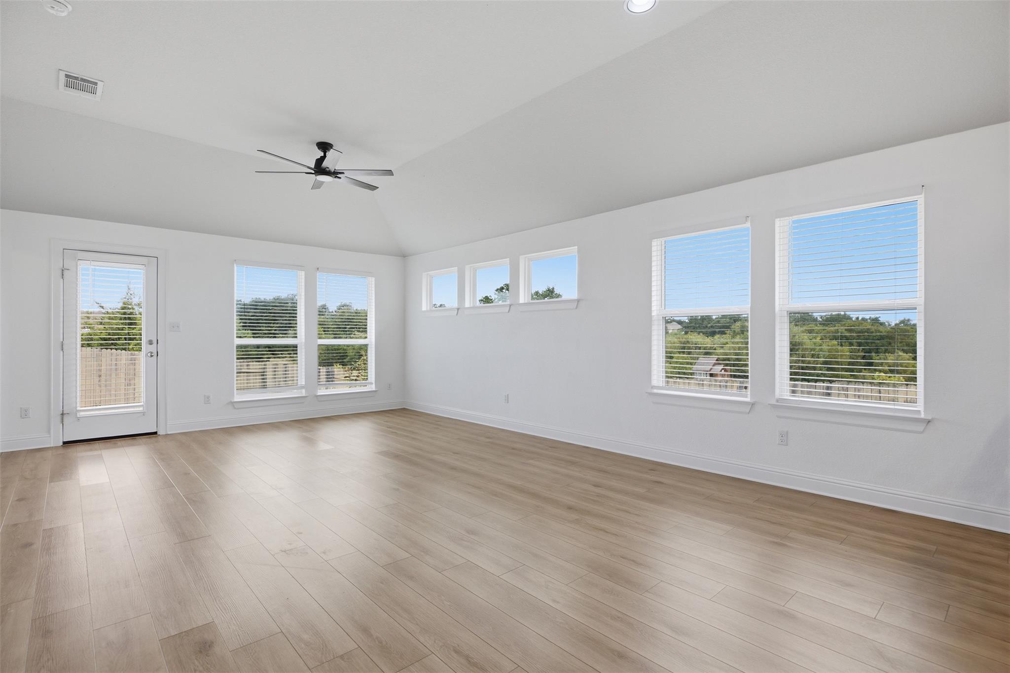 321 Gaida Loop Property Photo 16