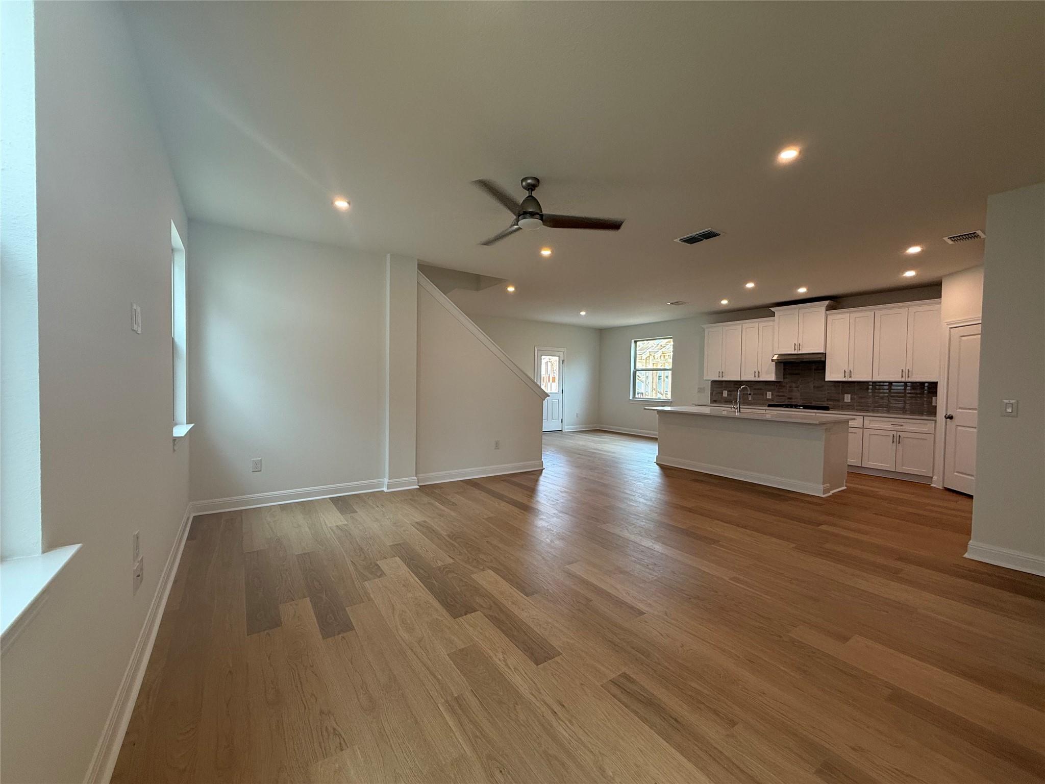 132 Tenny Ln Property Photo 3