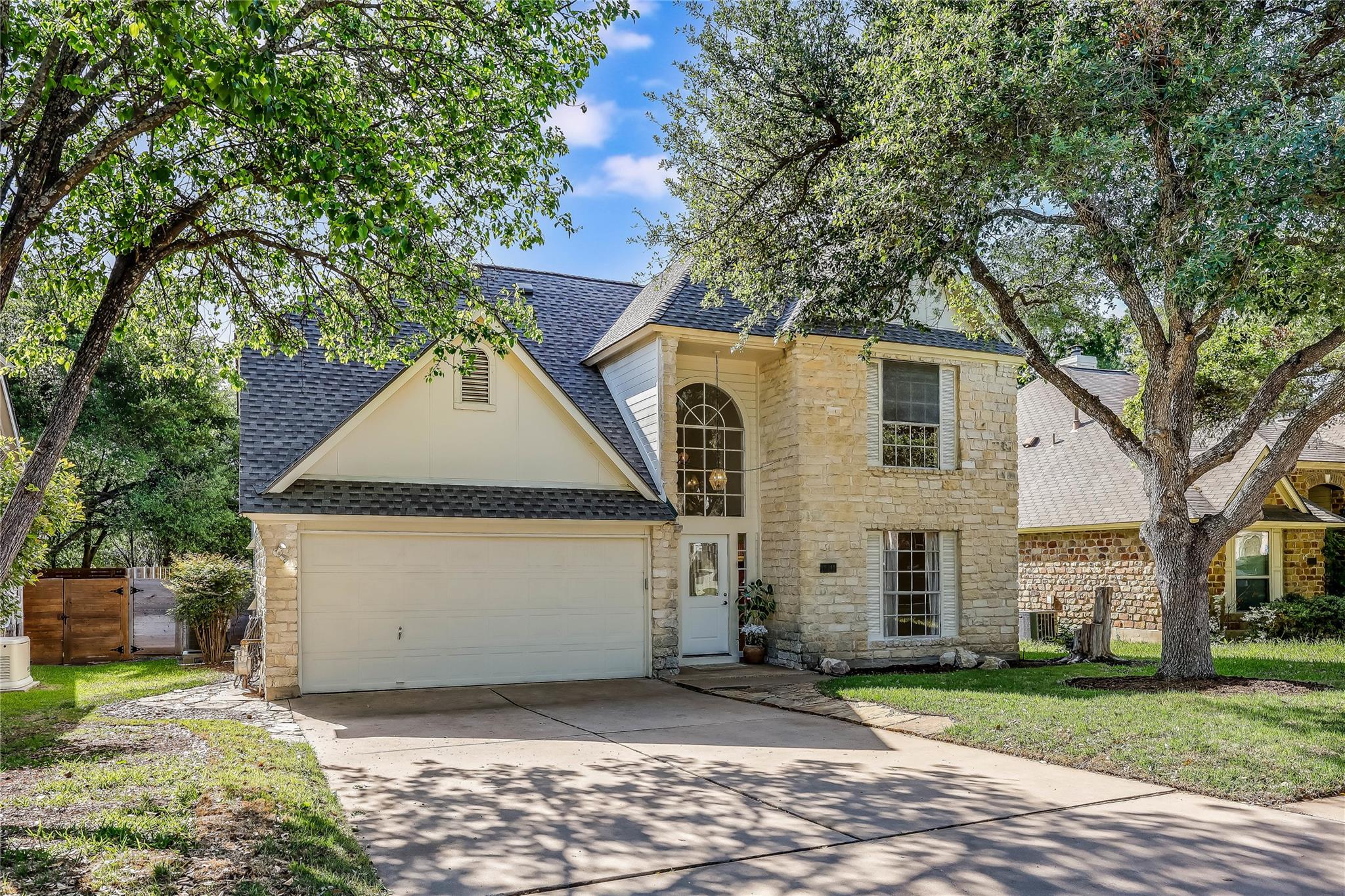 15413 Ecorio Dr Property Photo 1