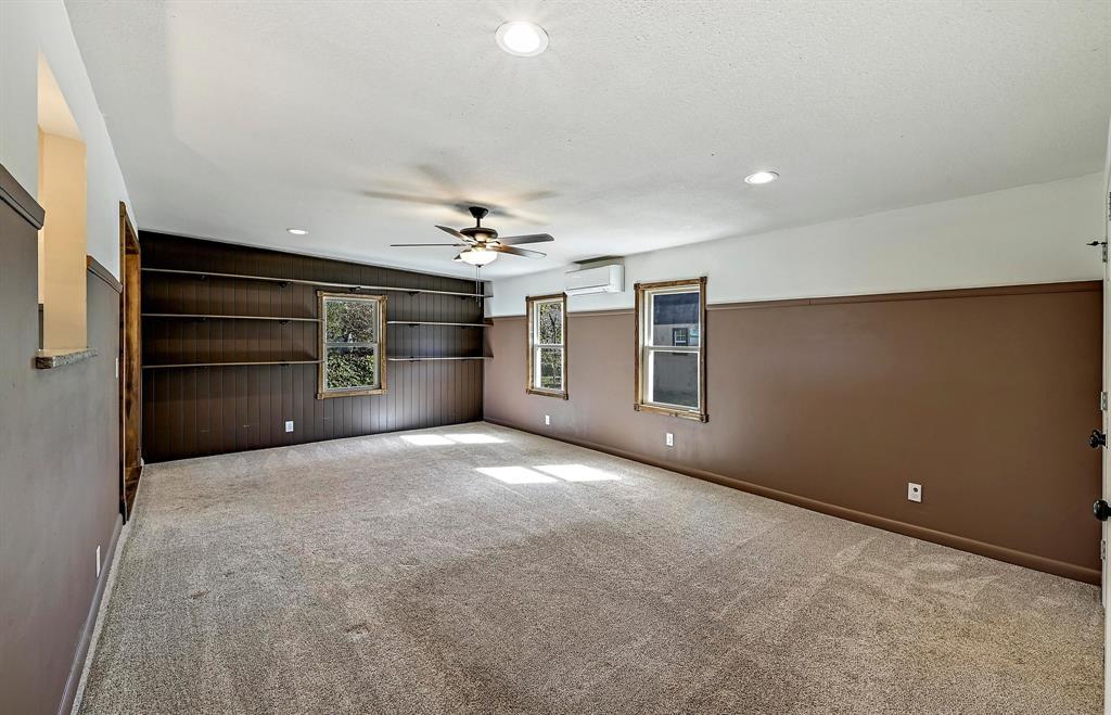 551 N Grange St Property Photo 17