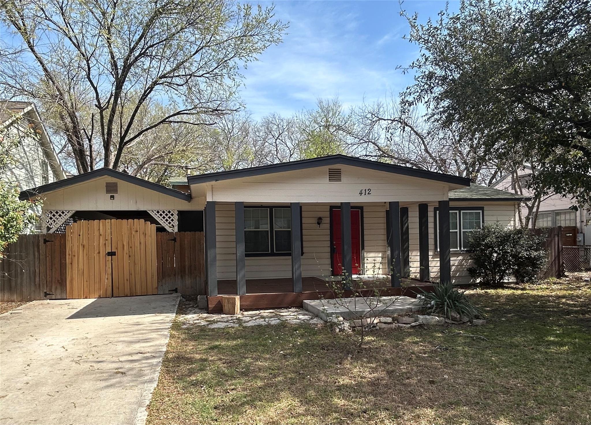 412 Kenniston Dr Property Photo