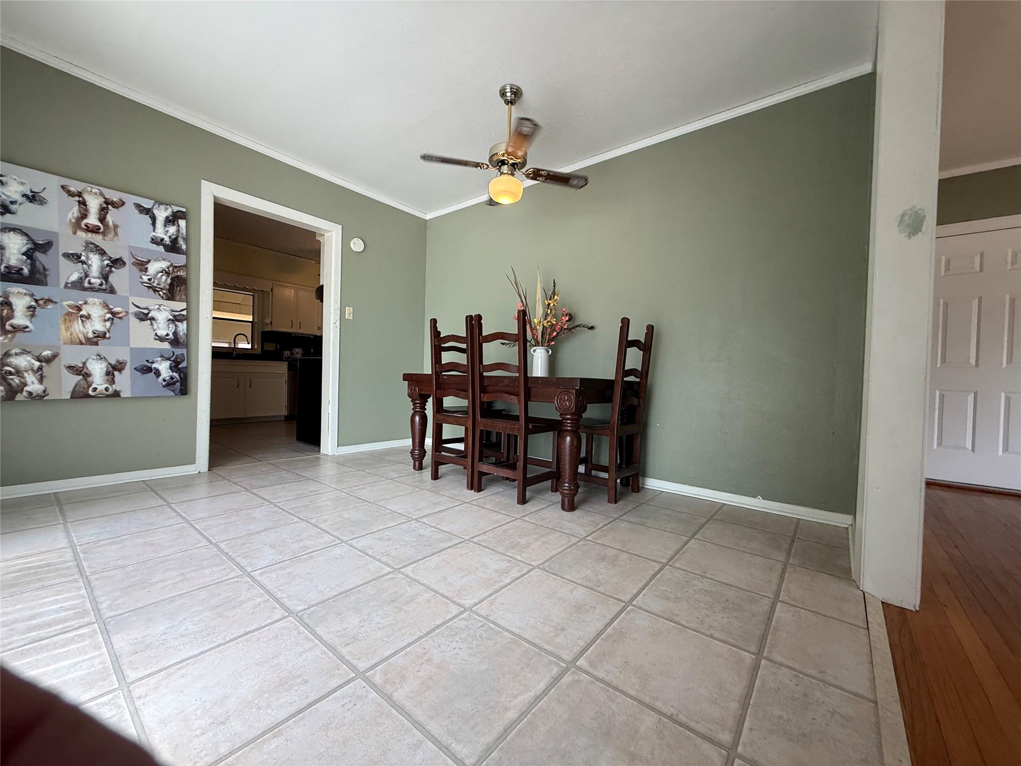 231 E Live Oak St #a Property Photo 6