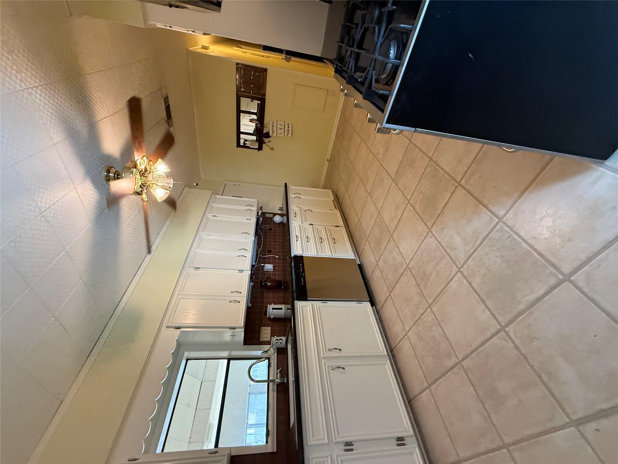 231 E Live Oak St #a Property Photo 8