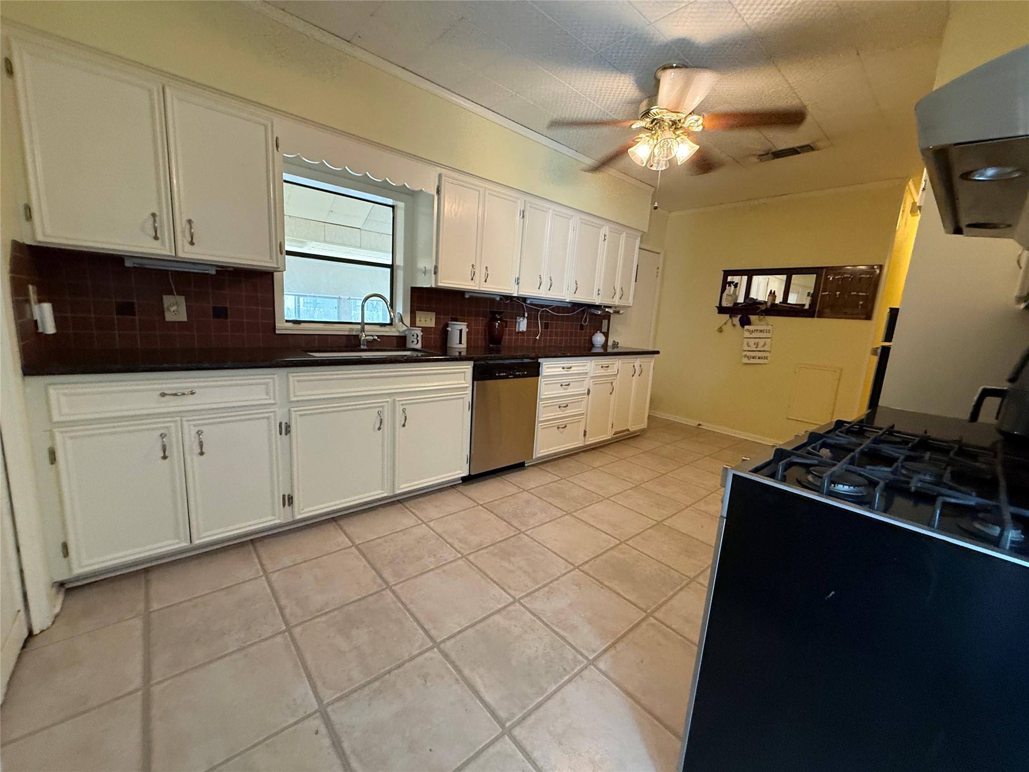 231 E Live Oak St #a Property Photo 9