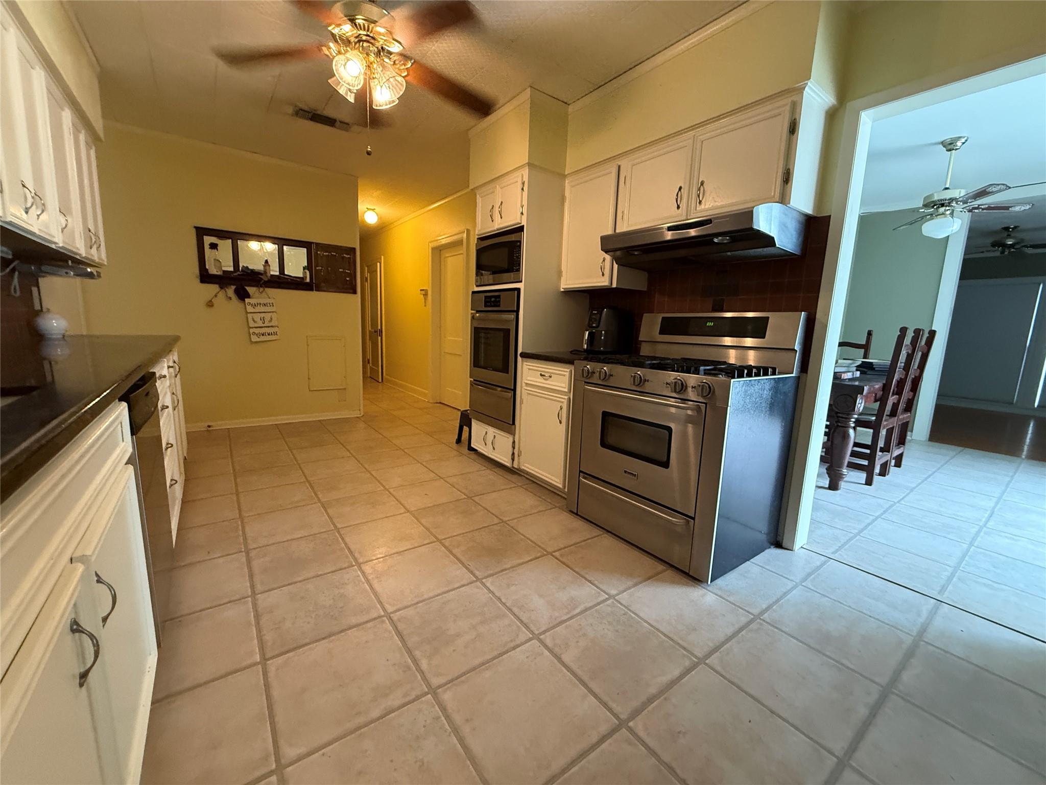 231 E Live Oak St #a Property Photo 11